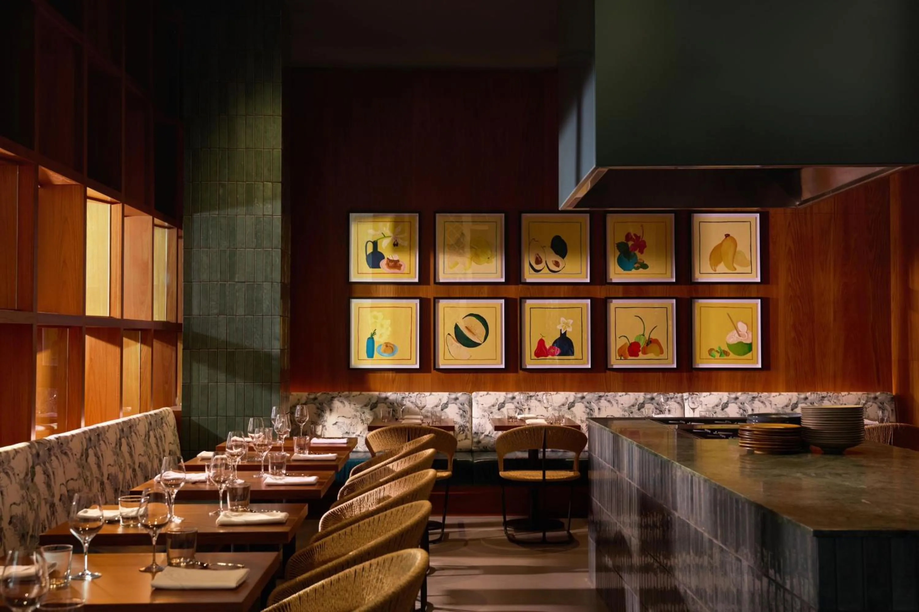 Restaurant/places to eat in Hotel Indigo Grand Cayman by IHG