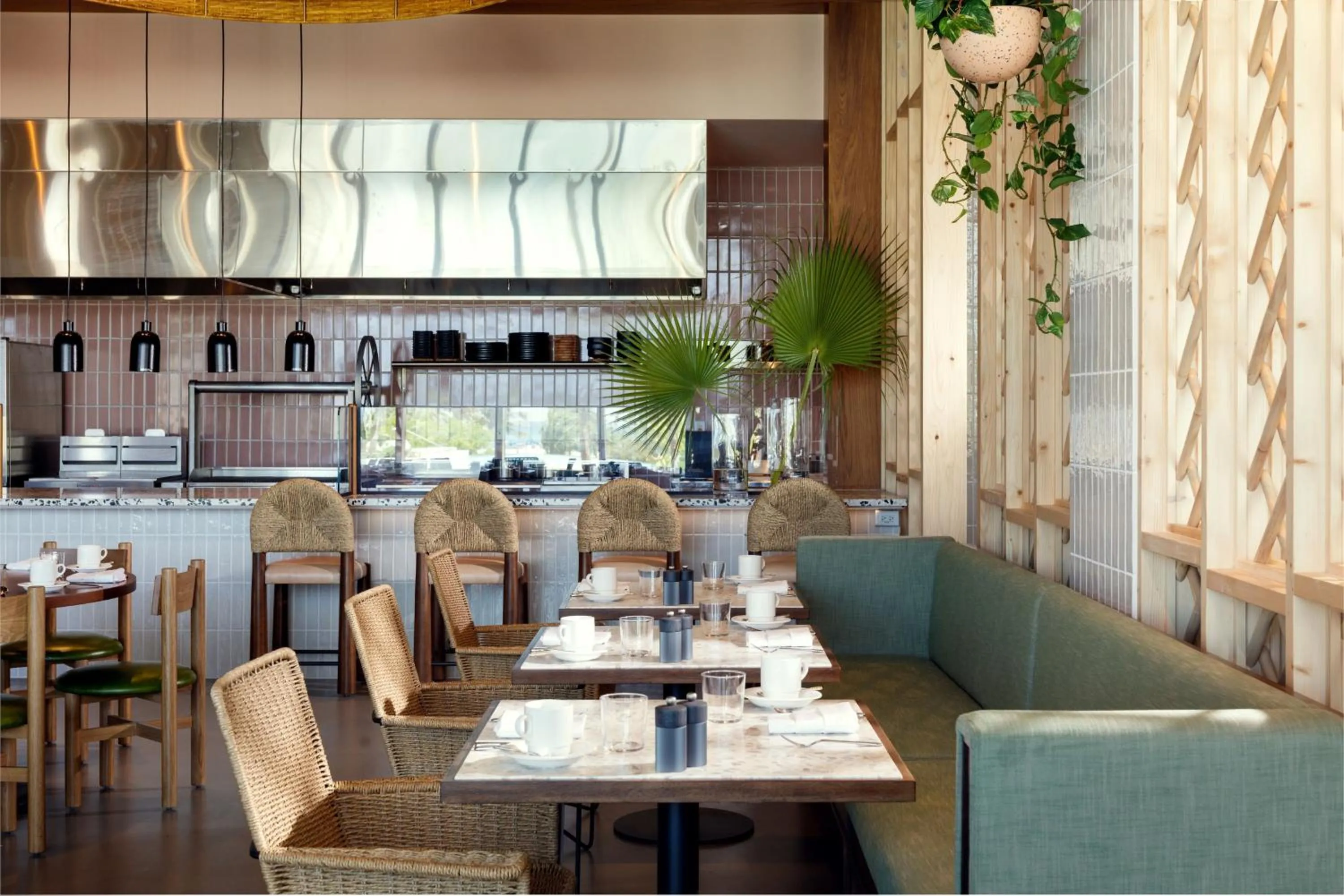 Restaurant/places to eat in Hotel Indigo Grand Cayman by IHG