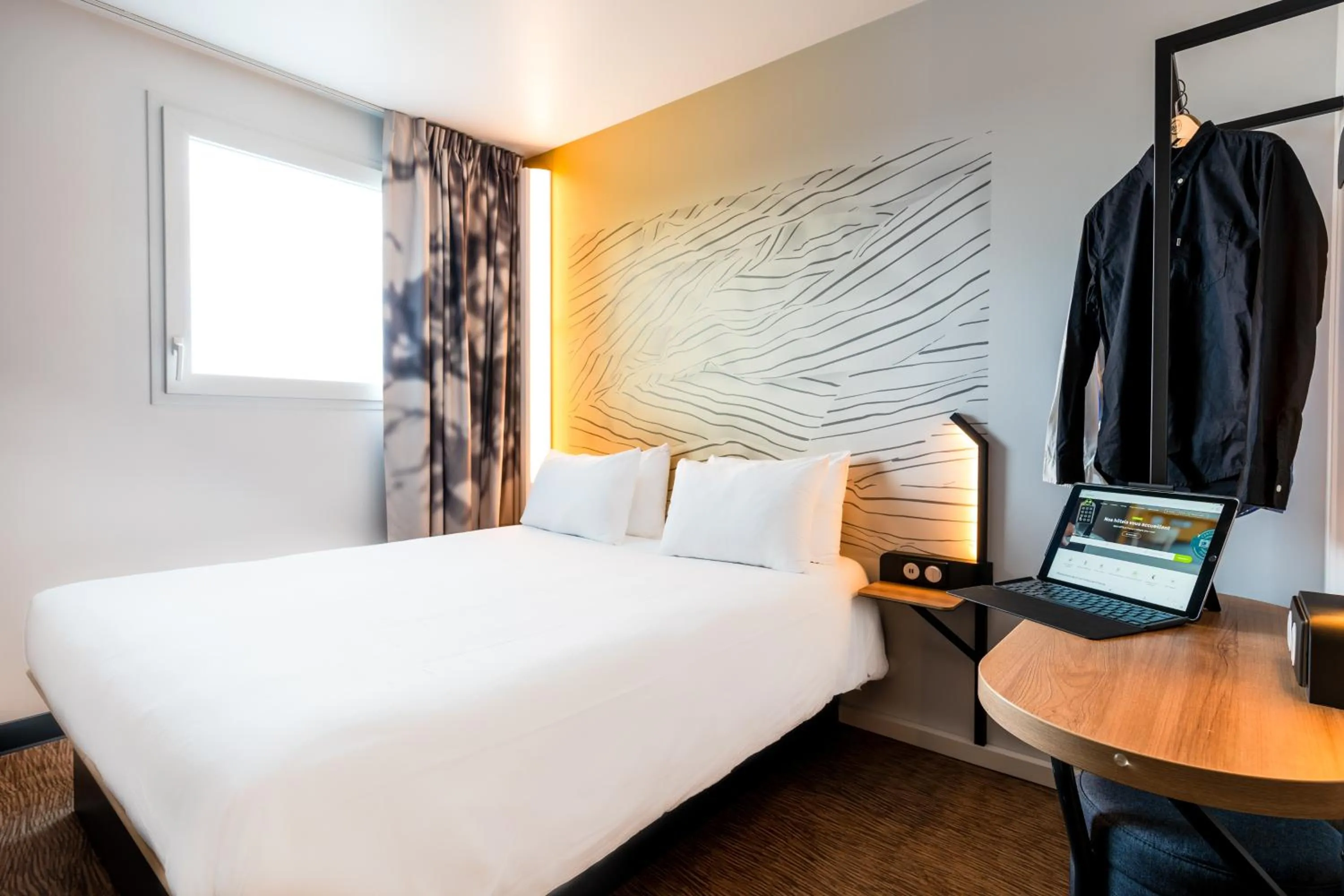 Bedroom, Bed in B&B HOTEL Besançon Valentin