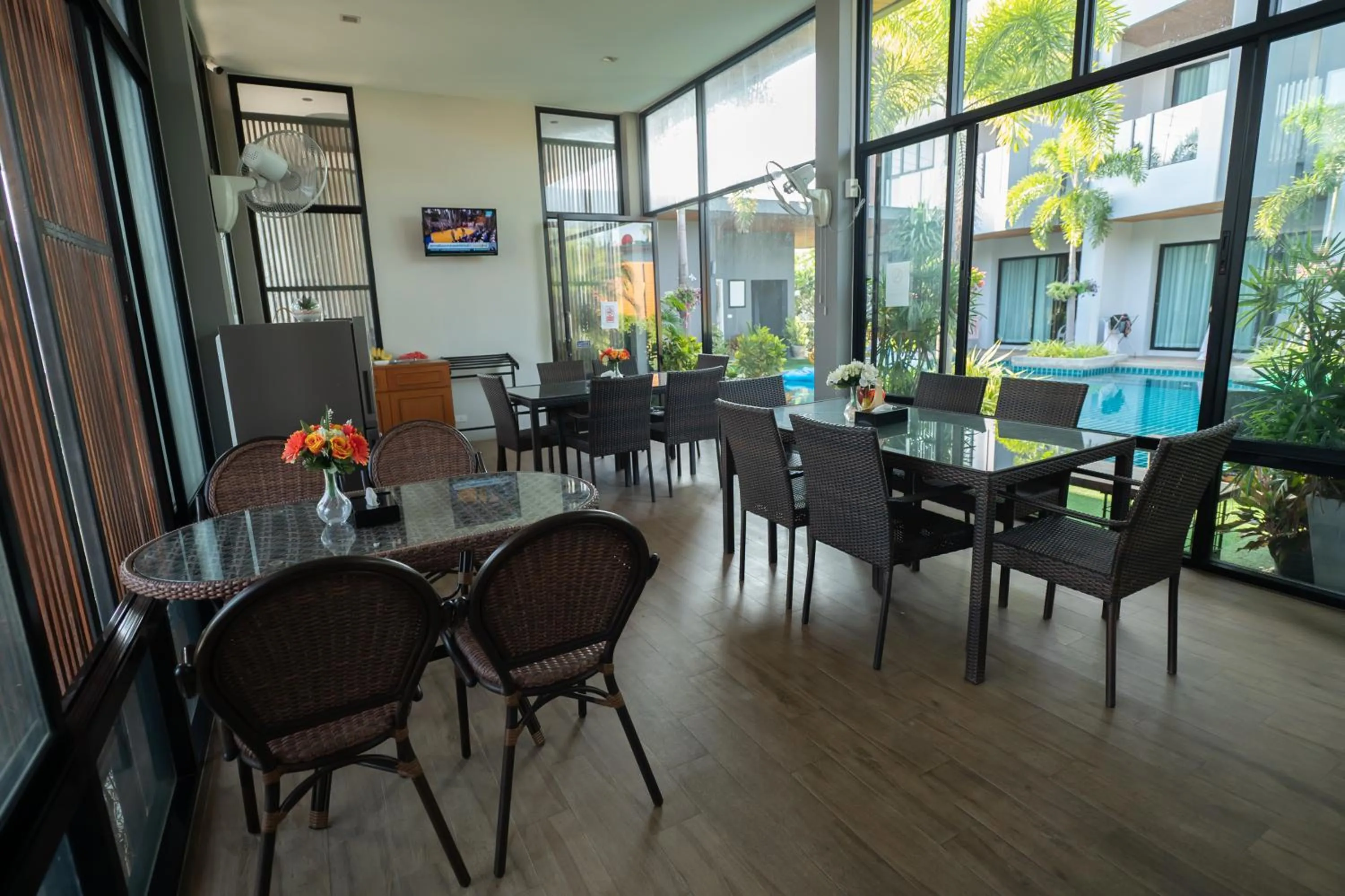 Restaurant/places to eat in Guuden Huahin Hotel