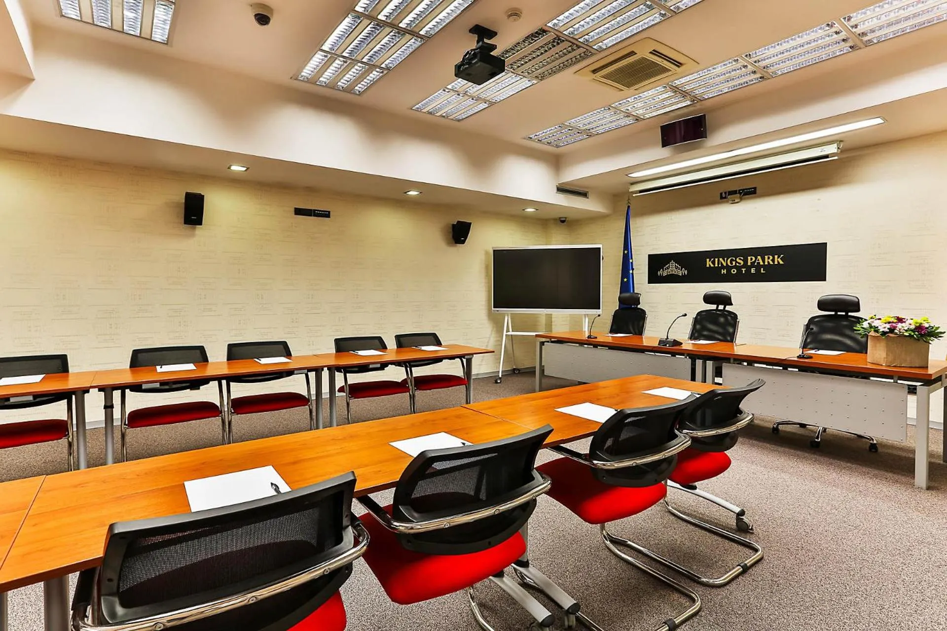 Meeting/conference room in Kings Park Hotel