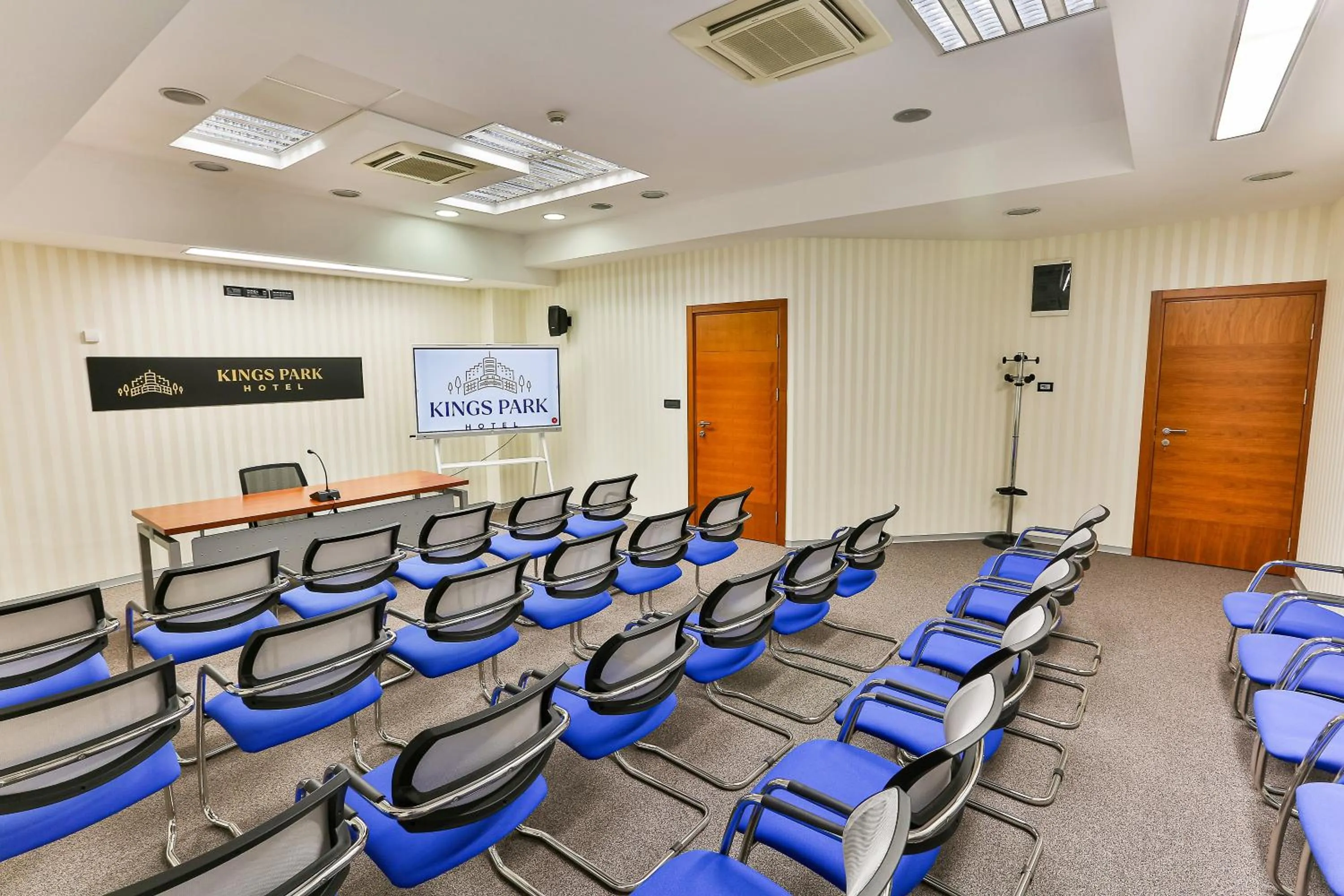 Meeting/conference room in Kings Park Hotel