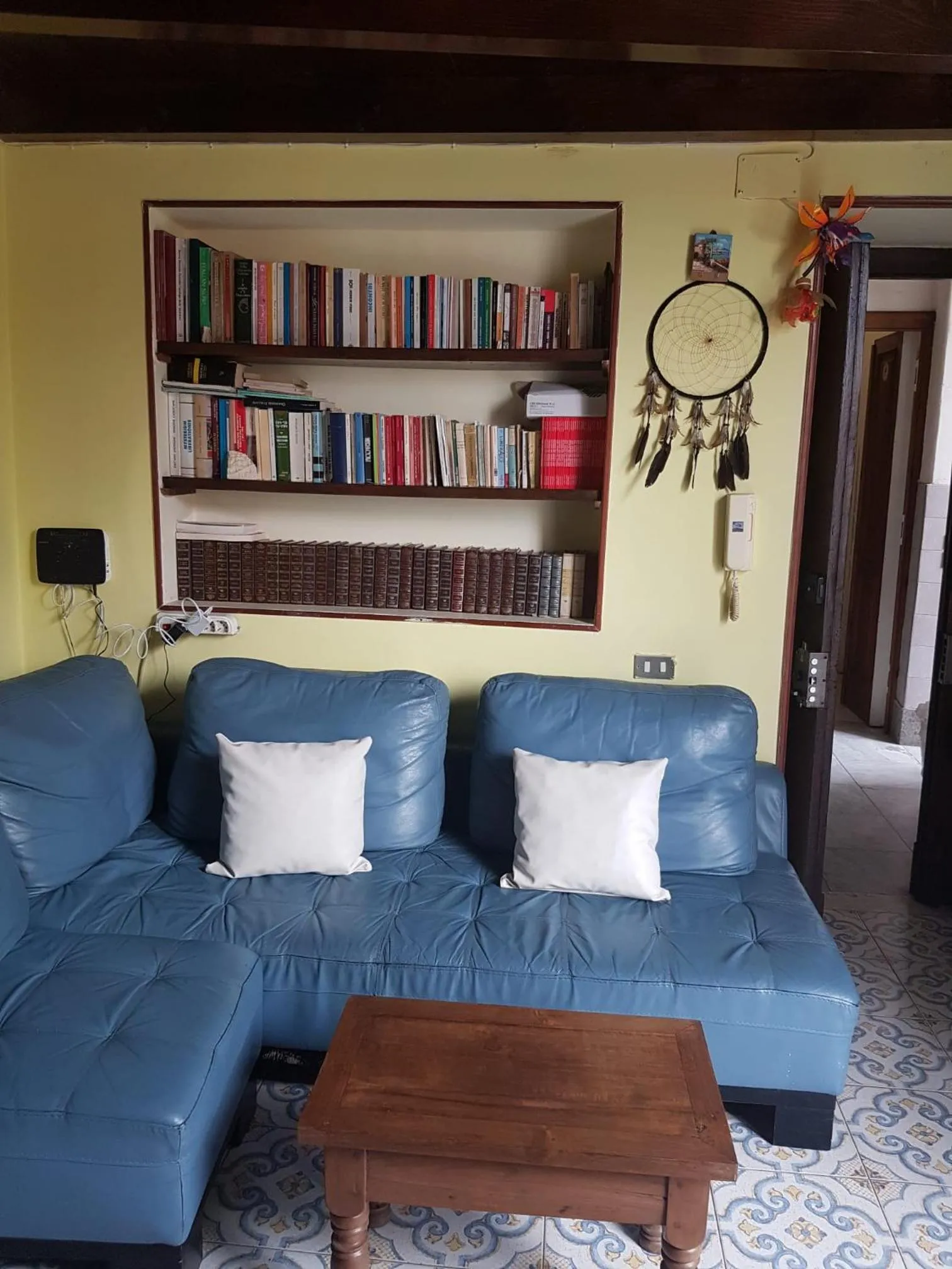 GoldenCube Guest House