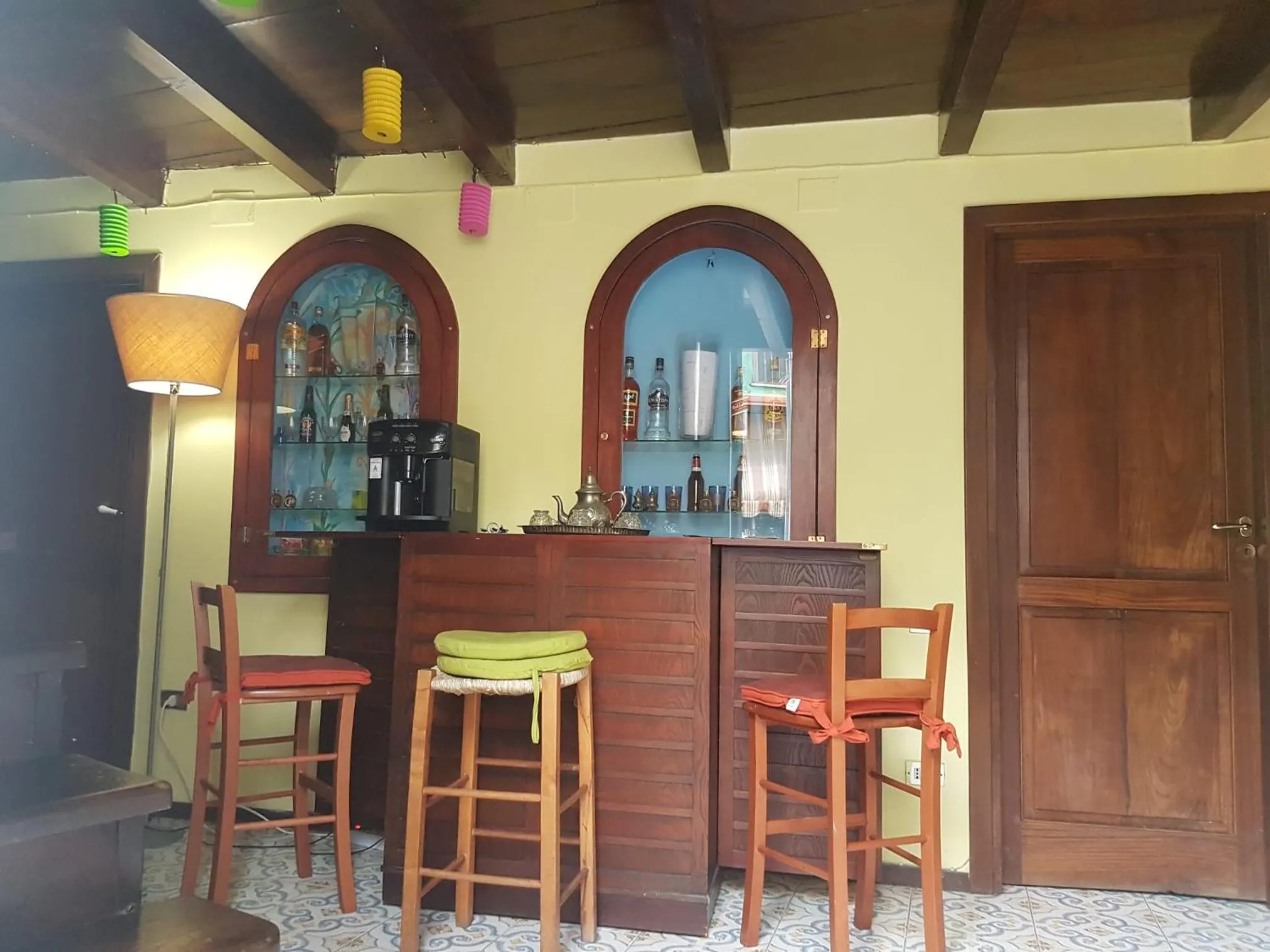 GoldenCube Guest House