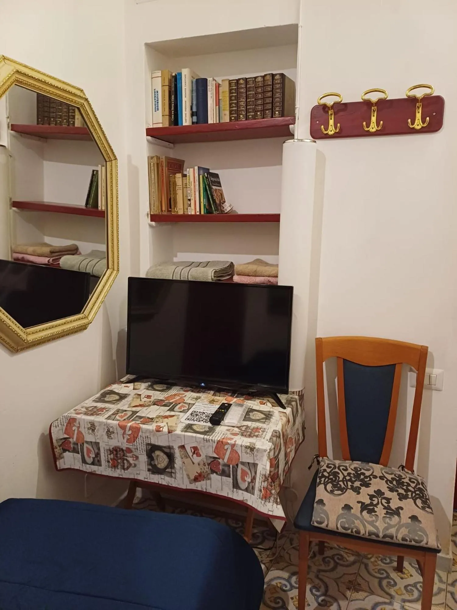 GoldenCube Guest House