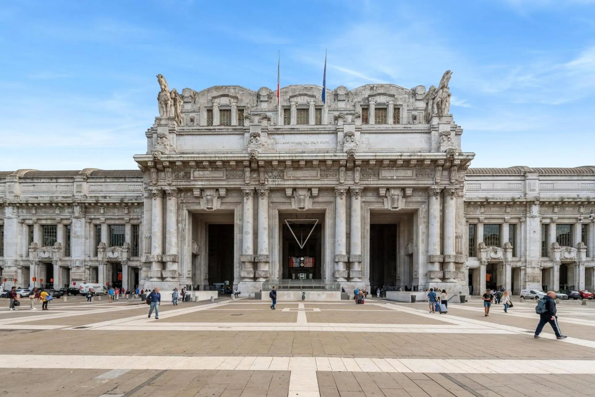 Neighbourhood in Limehome Milan via Stresa