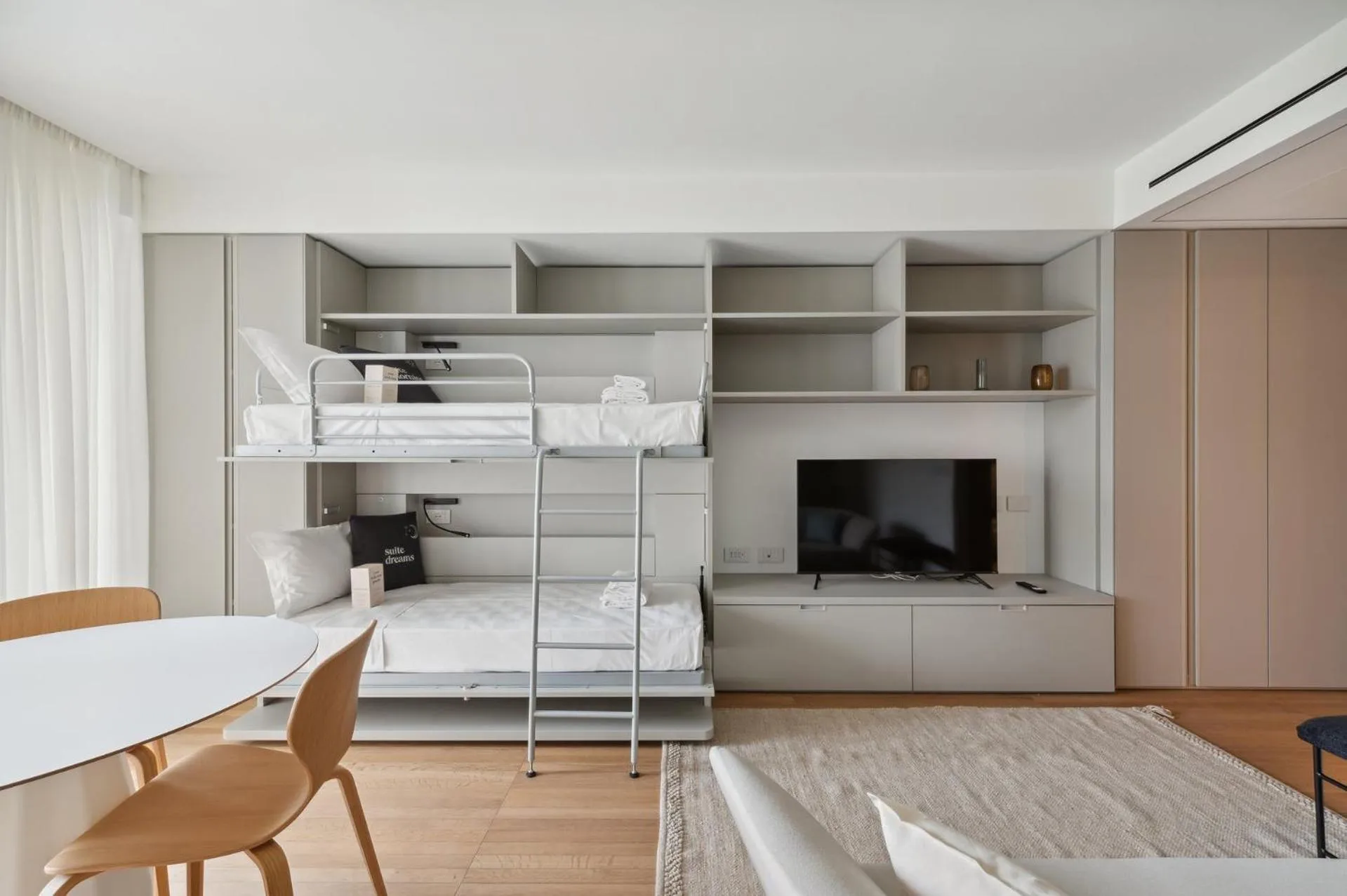 TV and multimedia in Limehome Milan via Stresa