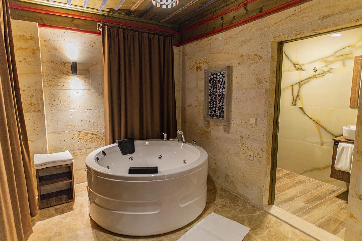 Shower in Uçhisar Premium