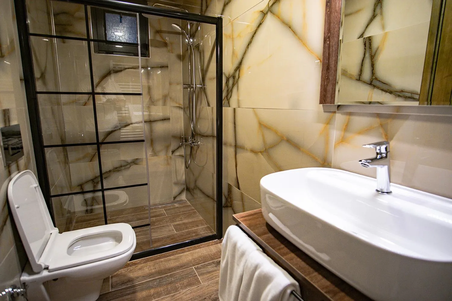 Shower in Uçhisar Premium