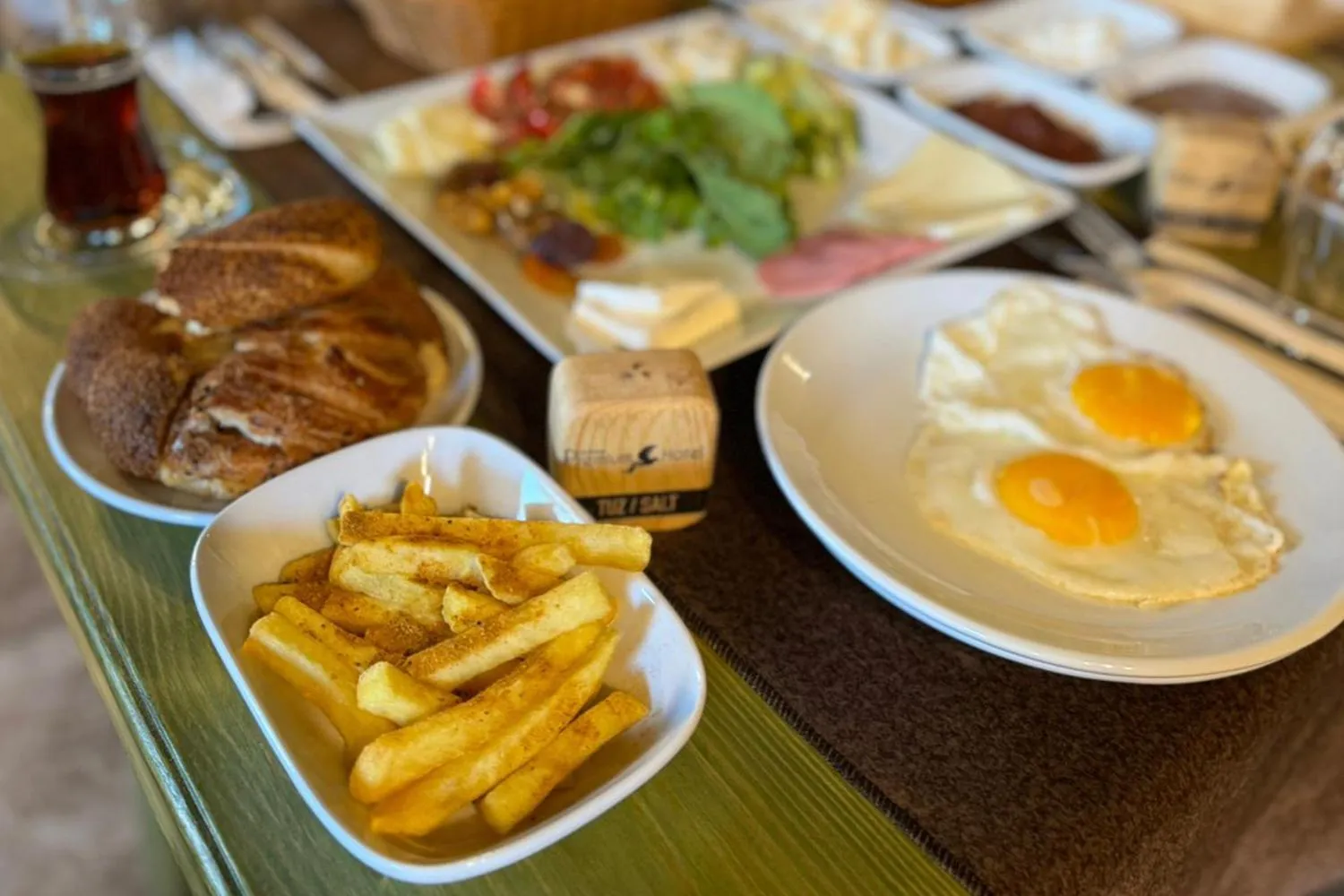 Restaurant/places to eat in Uçhisar Premium