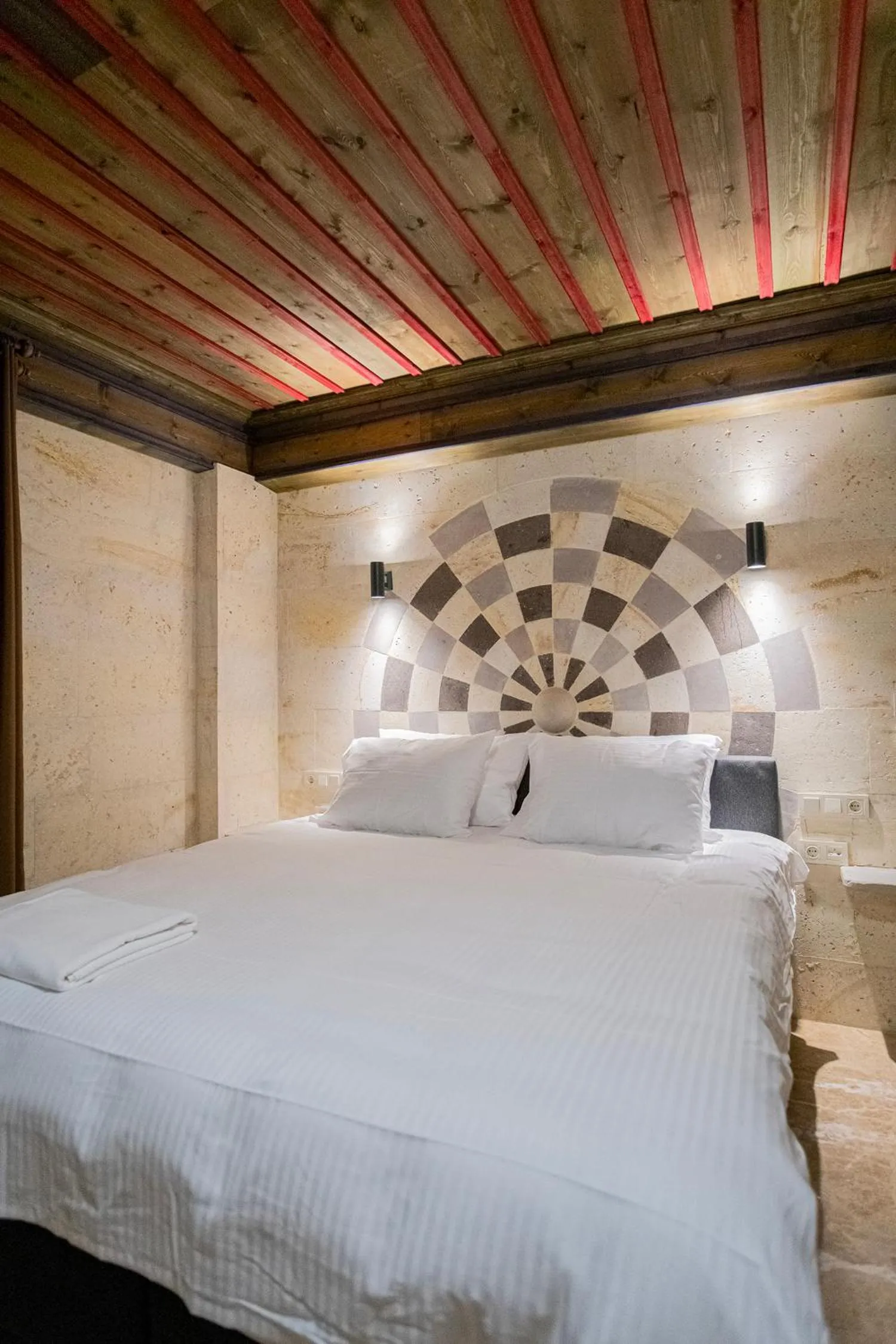 Bed in Uçhisar Premium