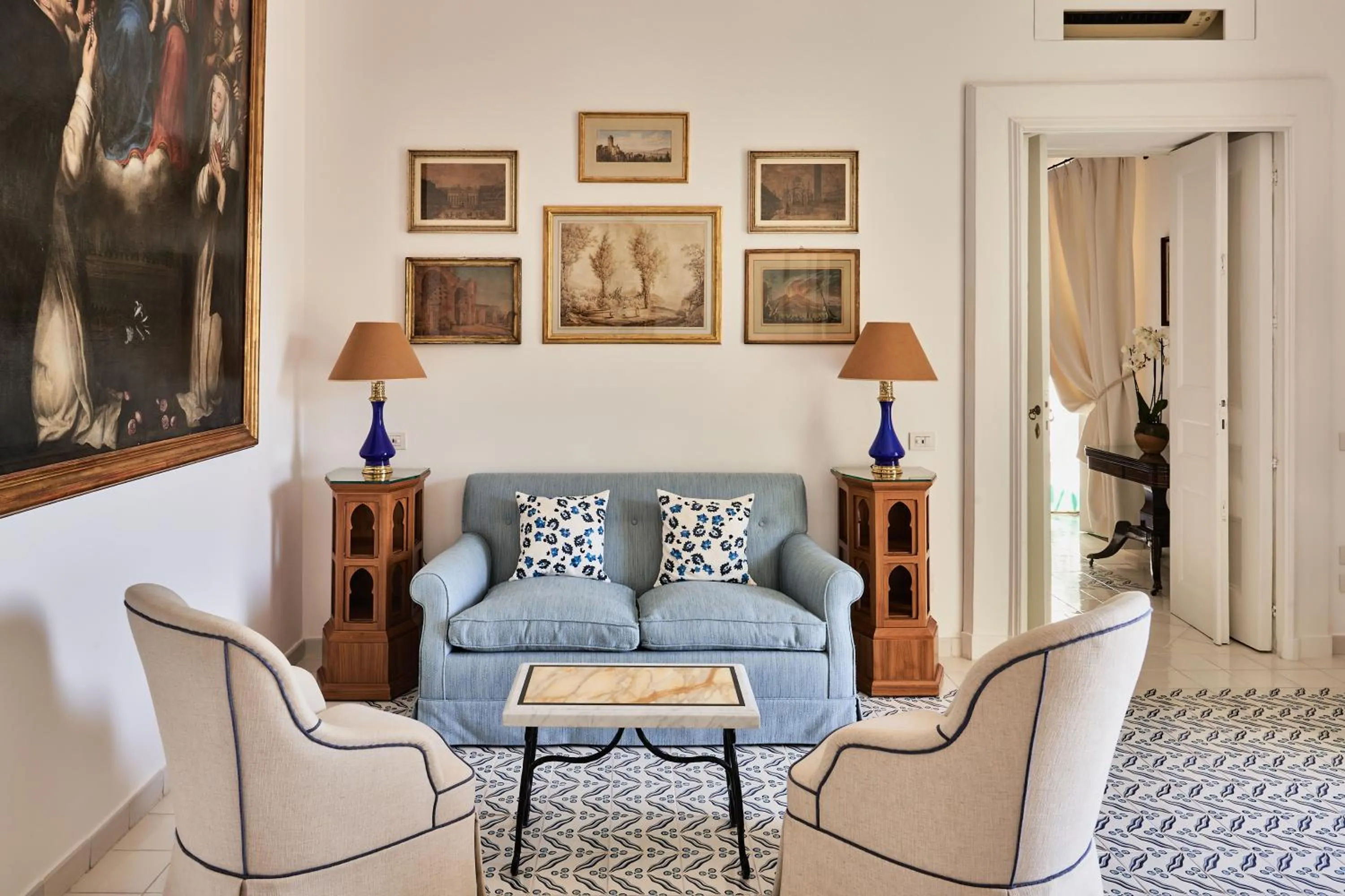 Living room in Le Sirenuse