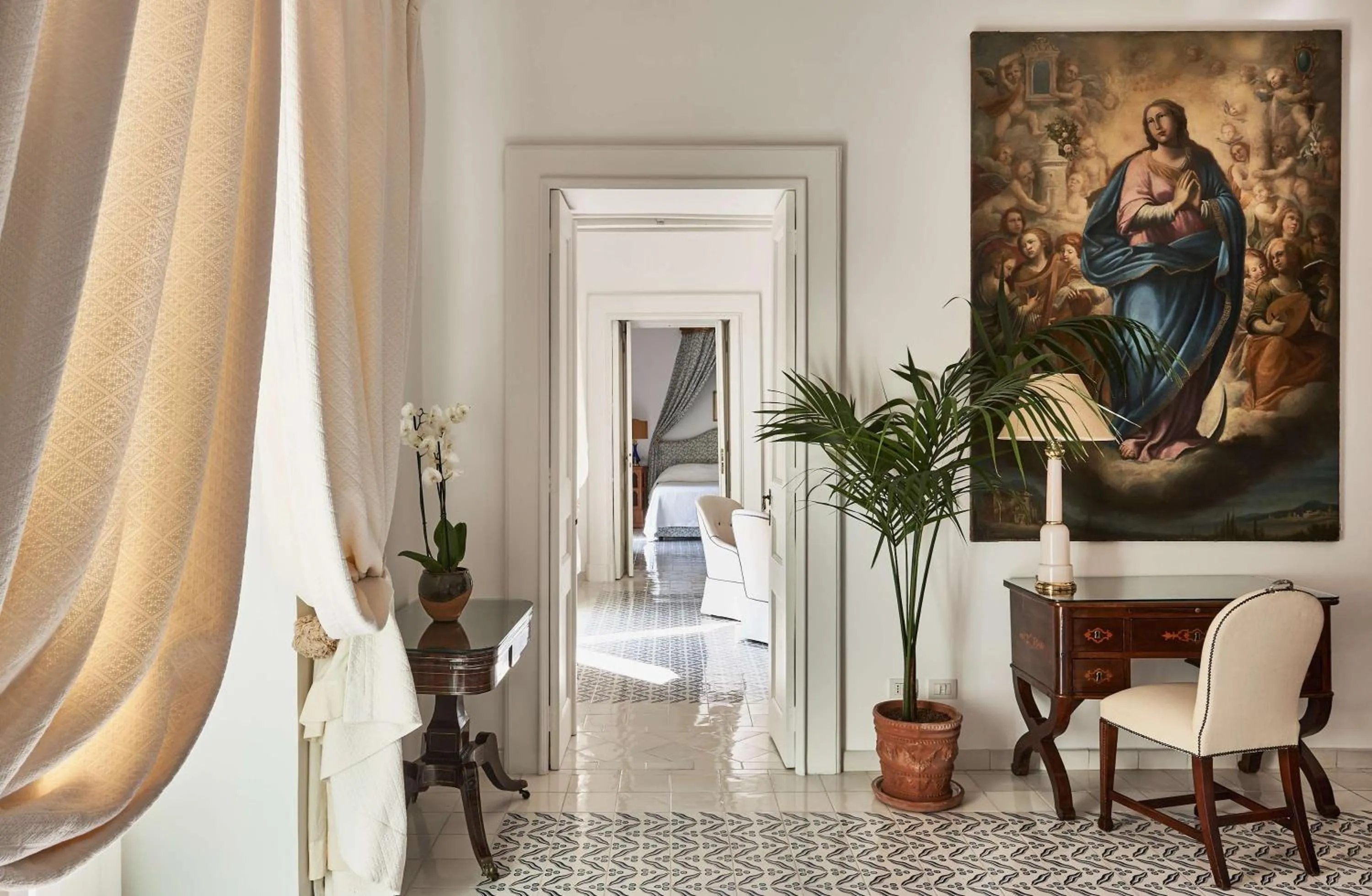 furniture in Le Sirenuse