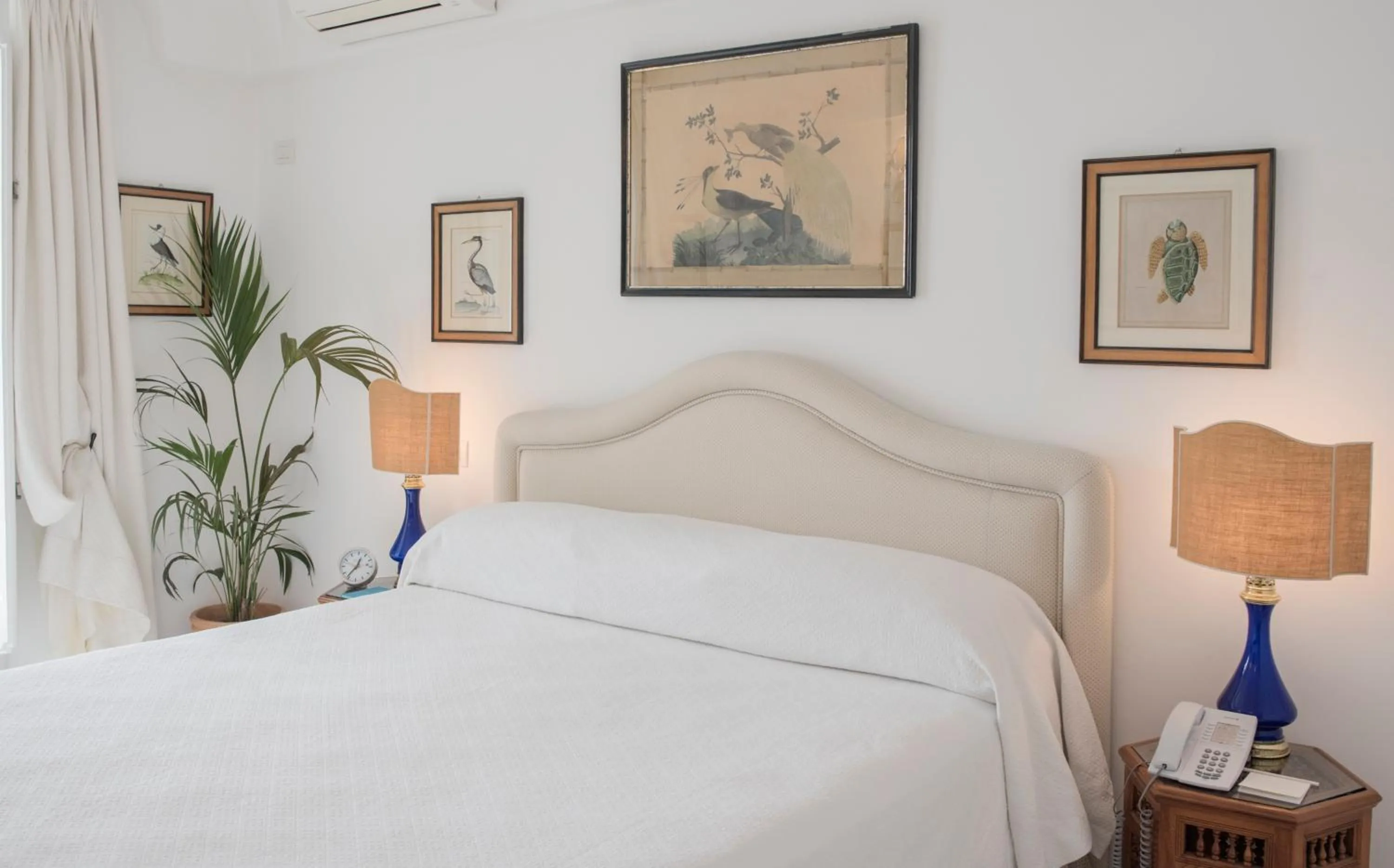 Bedroom, Bed in Le Sirenuse