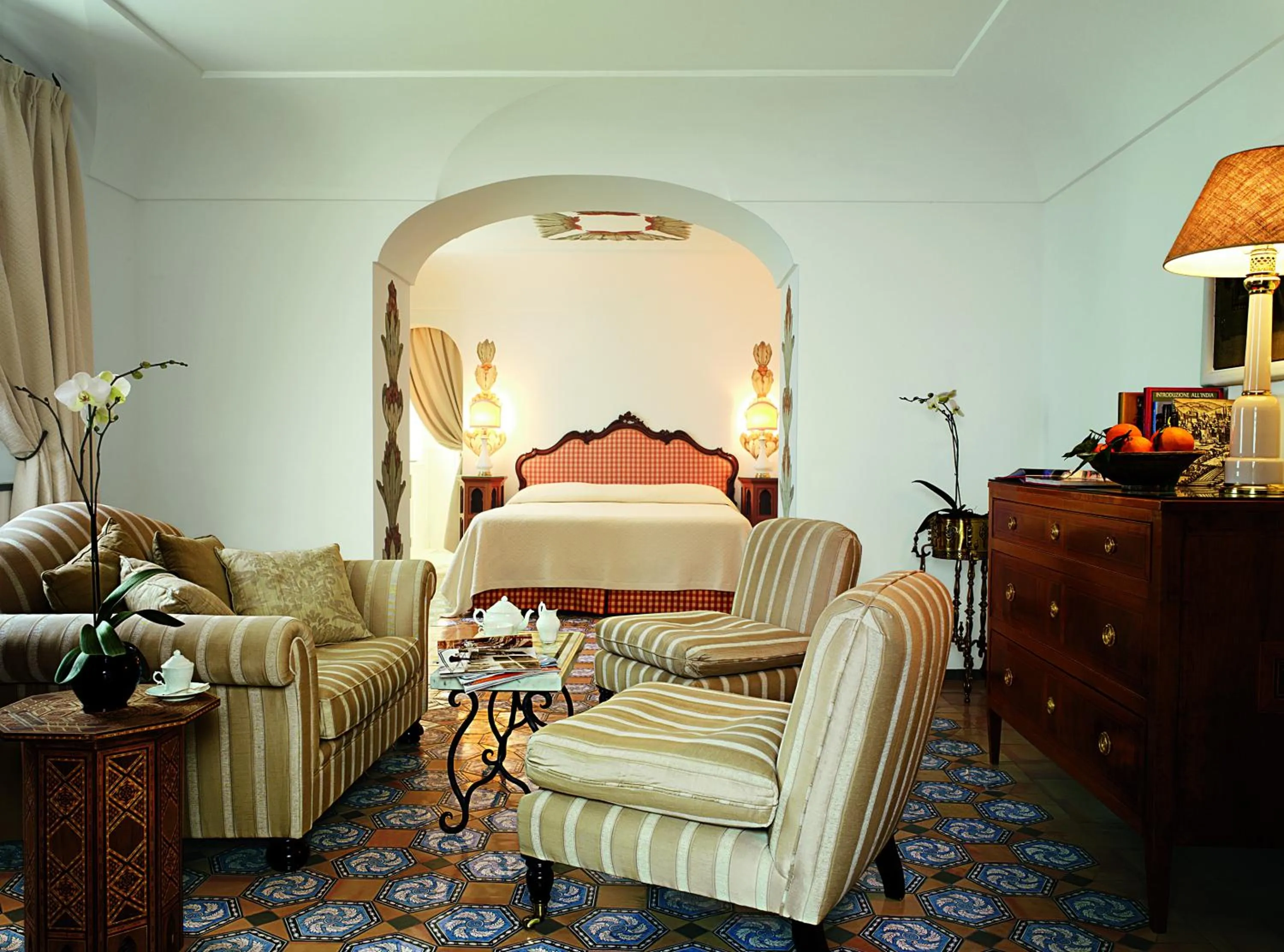 Photo of the whole room, Bed in Le Sirenuse