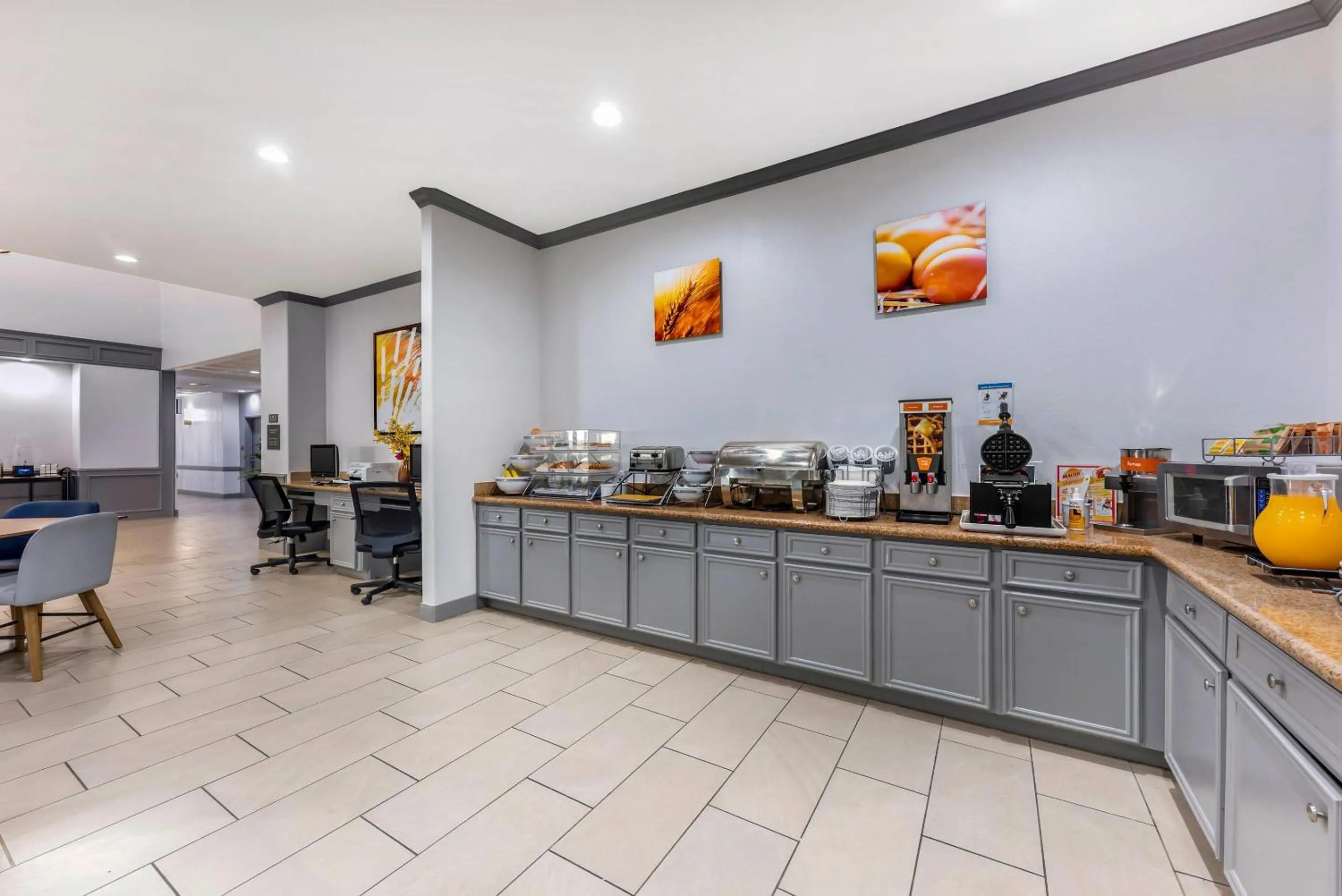 Breakfast in Comfort Inn & Suites Schulenburg