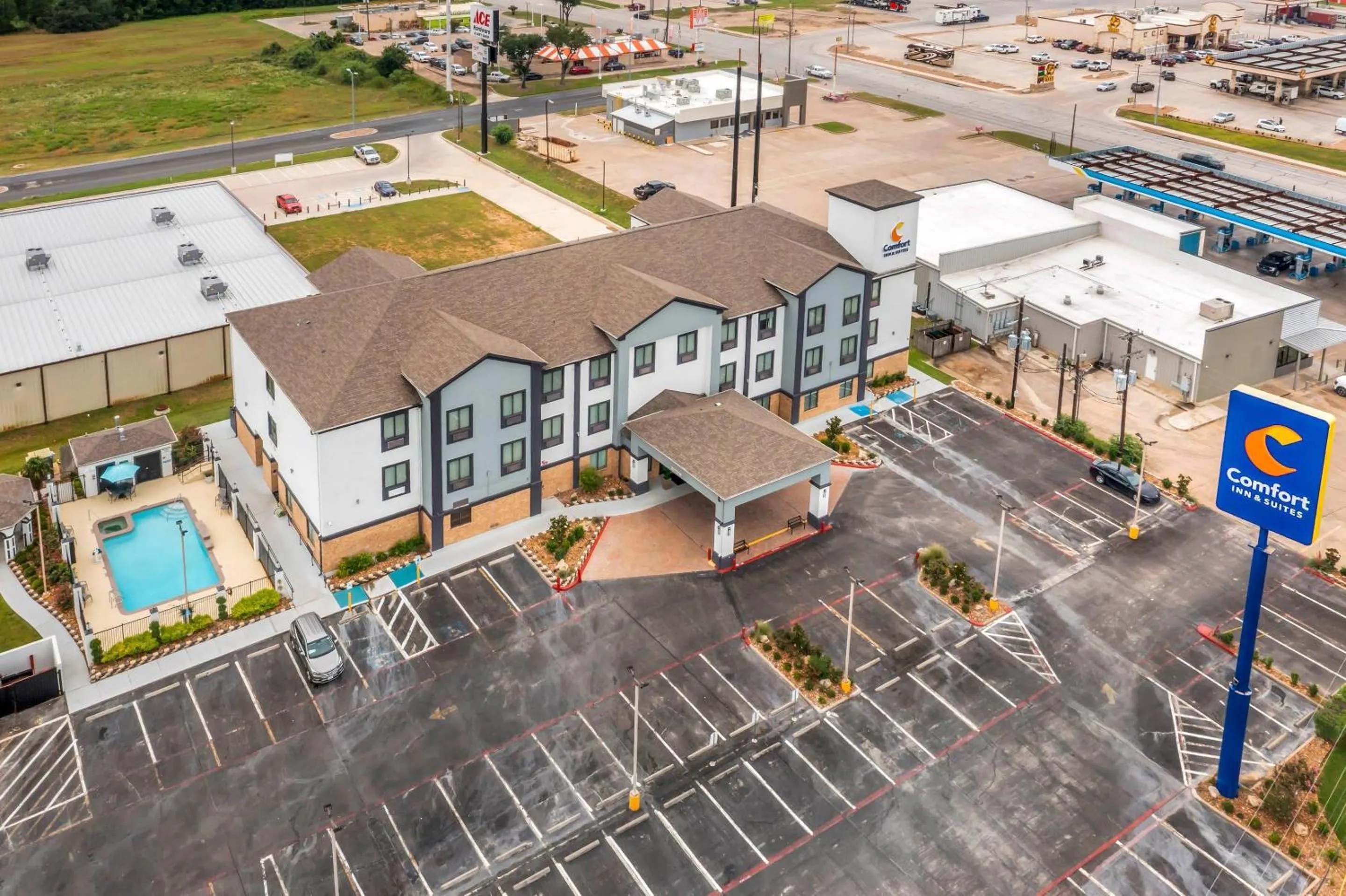 Property building in Comfort Inn & Suites Schulenburg