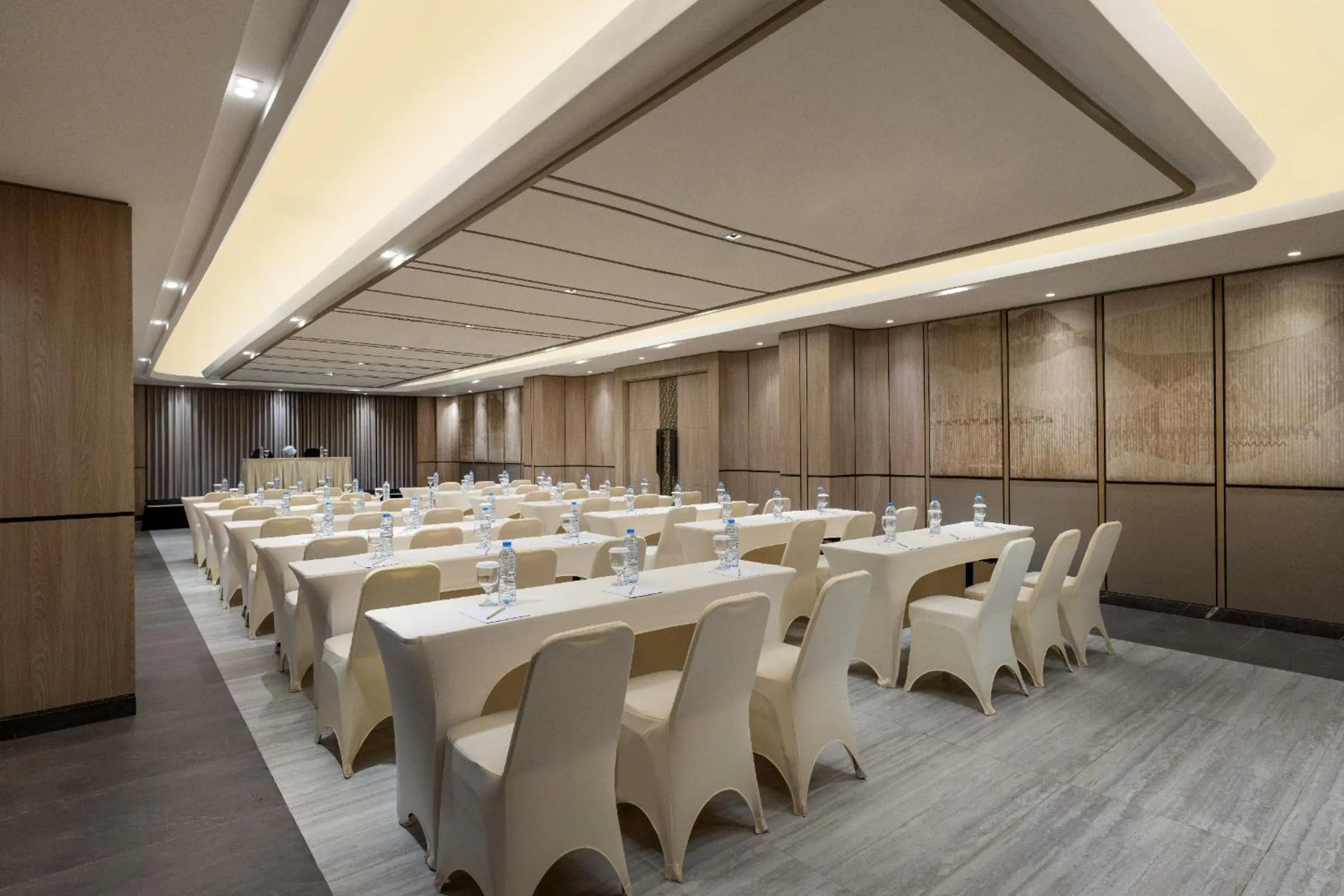 Meeting/conference room in Hotel Santika Premiere Lampung