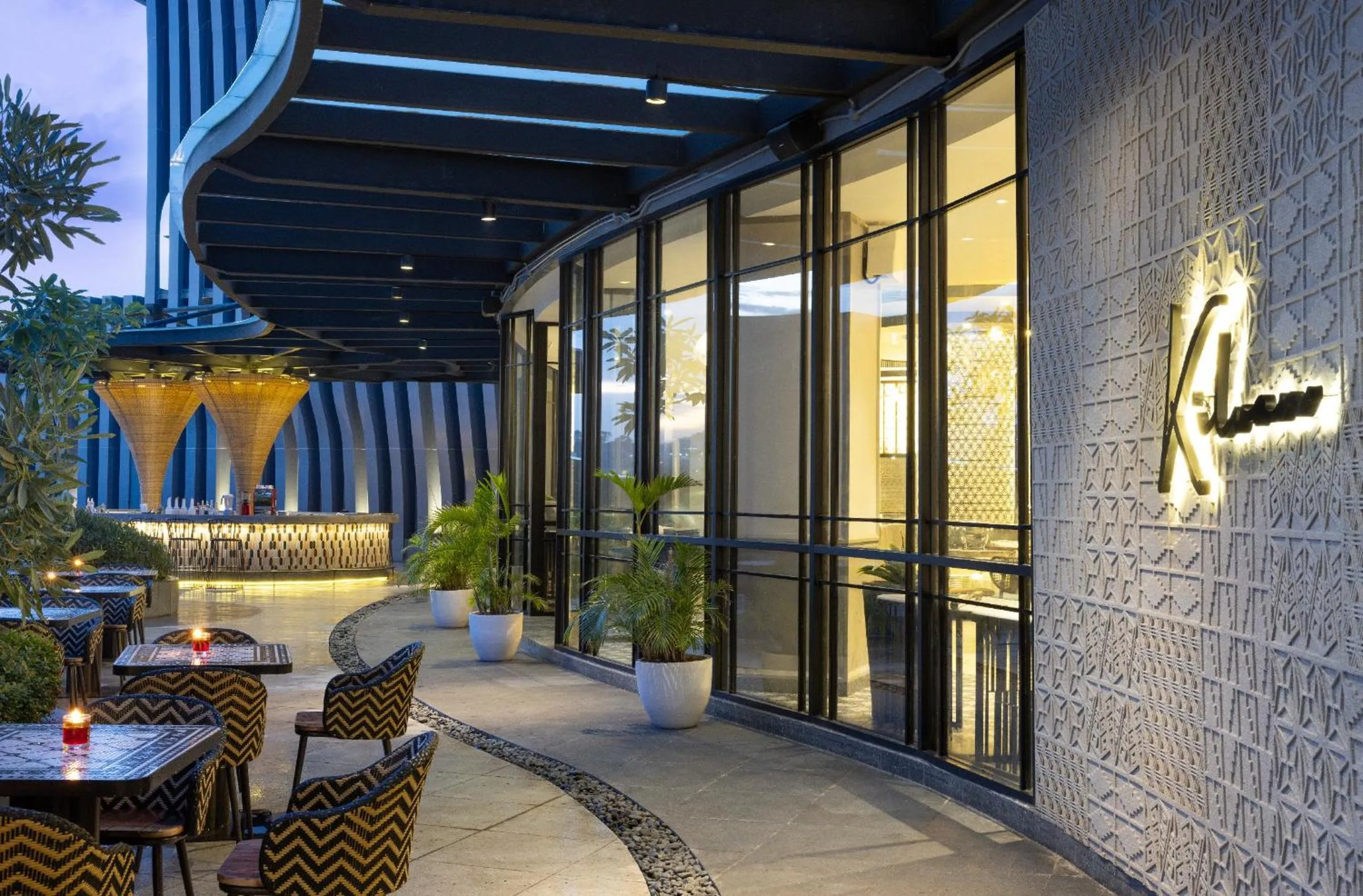 Restaurant/places to eat in Hotel Santika Premiere Lampung