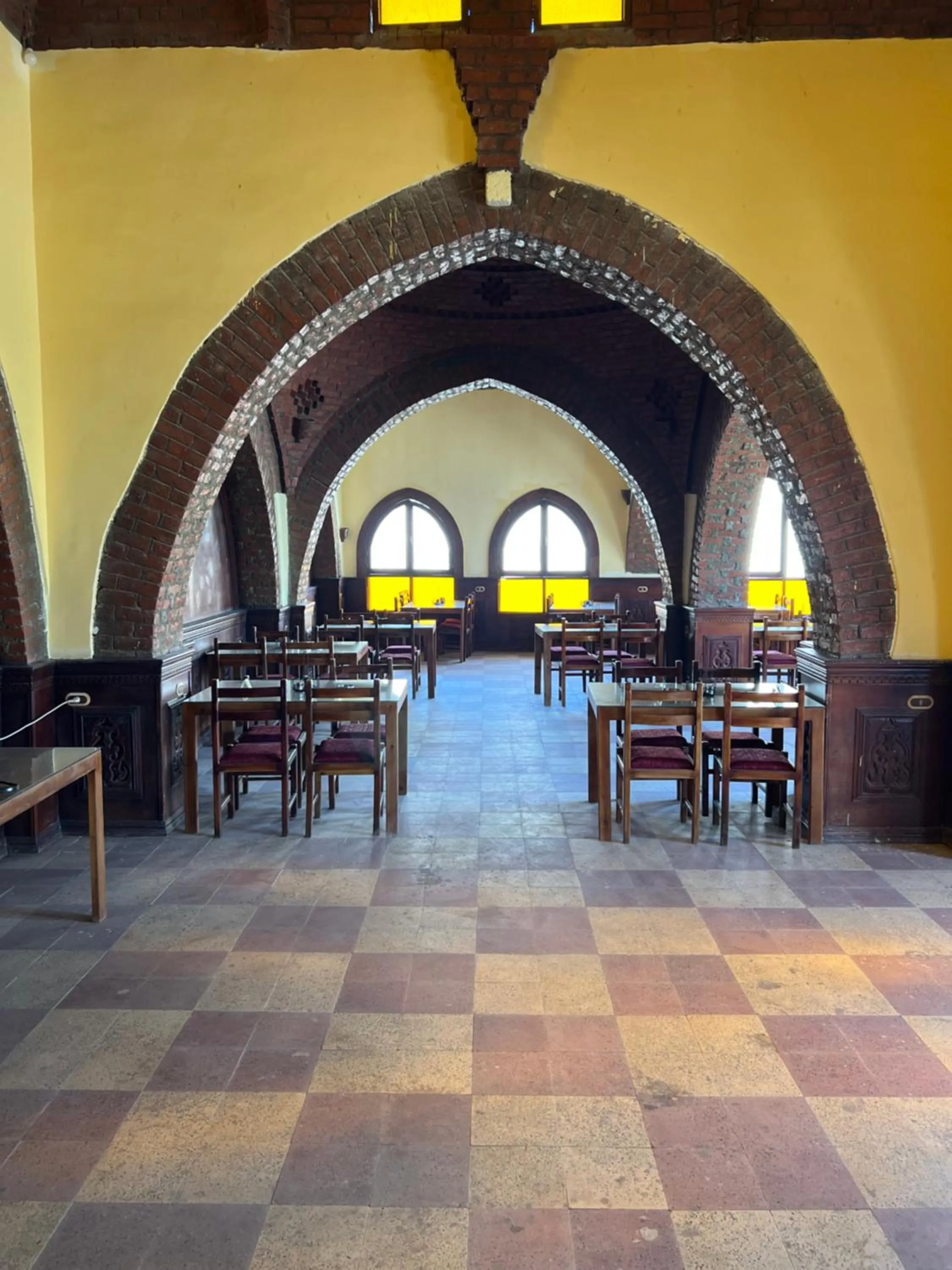 Restaurant/places to eat in Elphardous Oasis Hotel