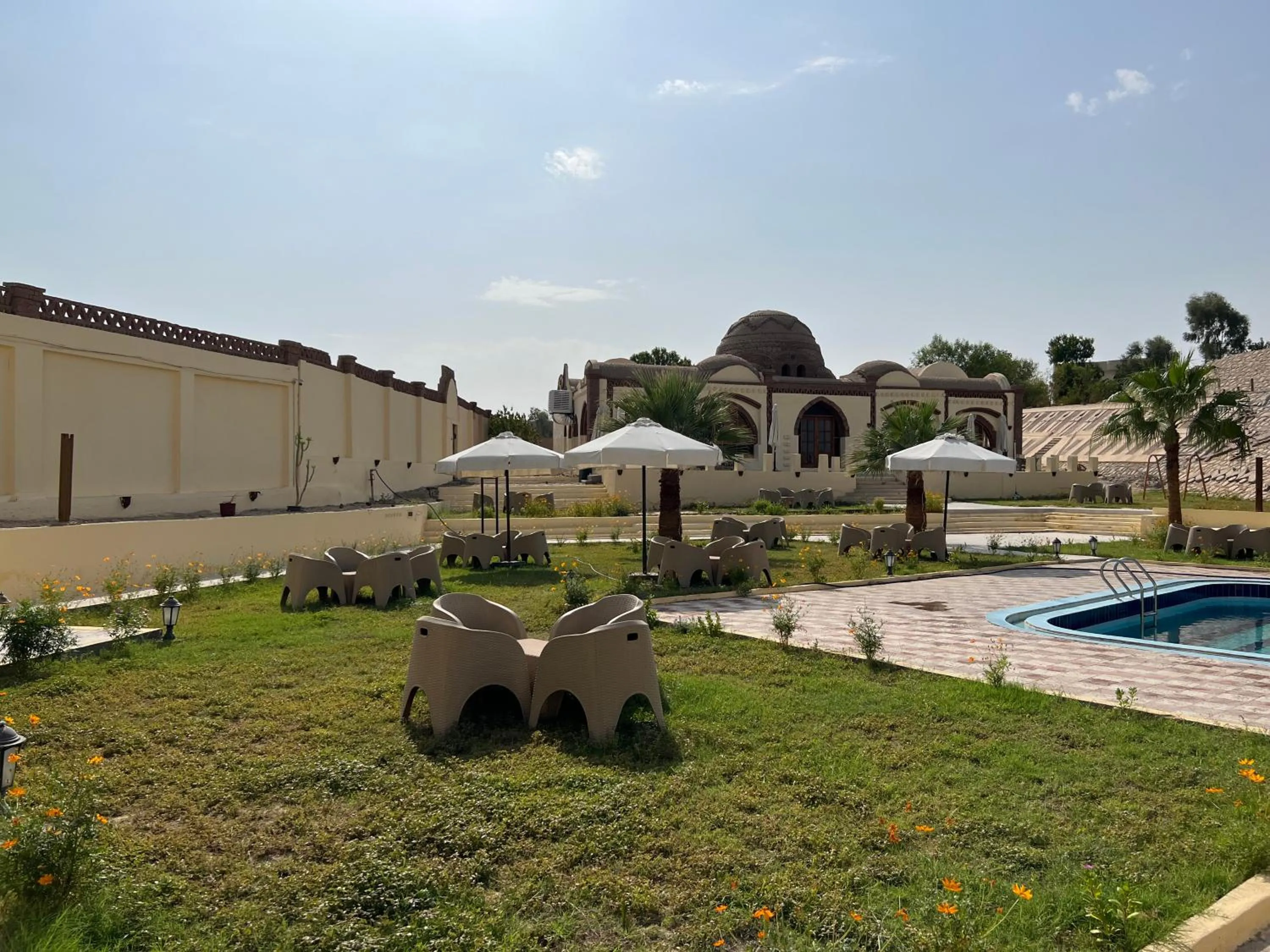 Day in Elphardous Oasis Hotel