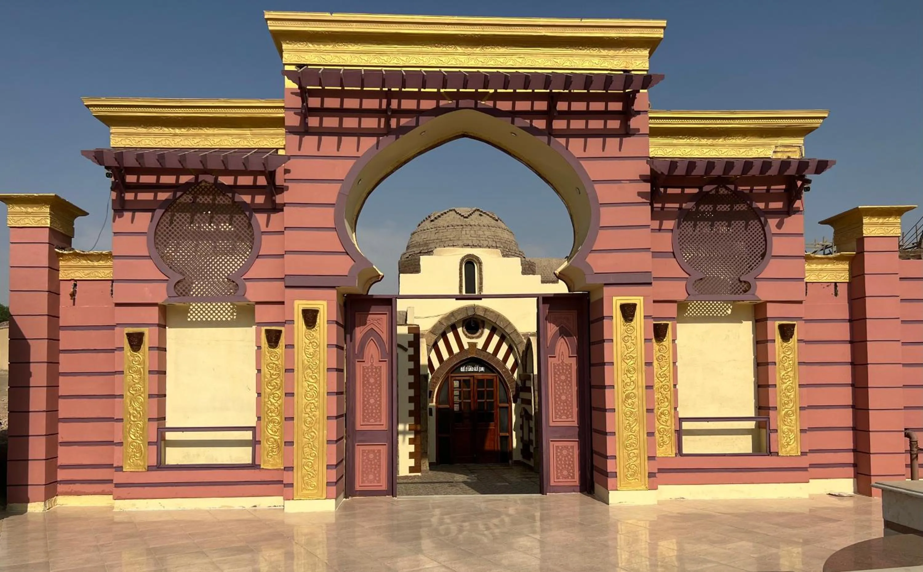 Facade/entrance in Elphardous Oasis Hotel