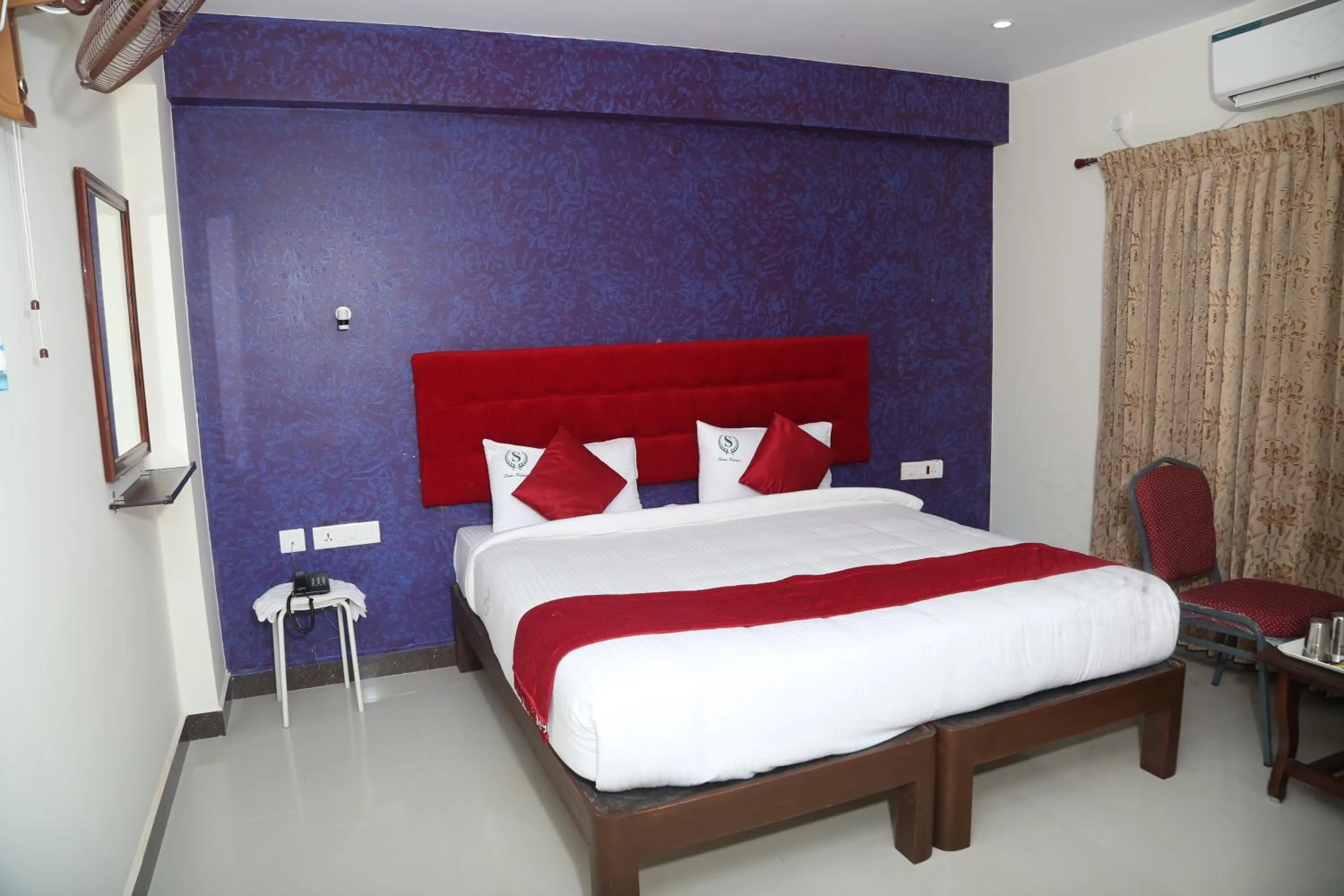 Bed in HOTEL TAWFEEQ PALACE