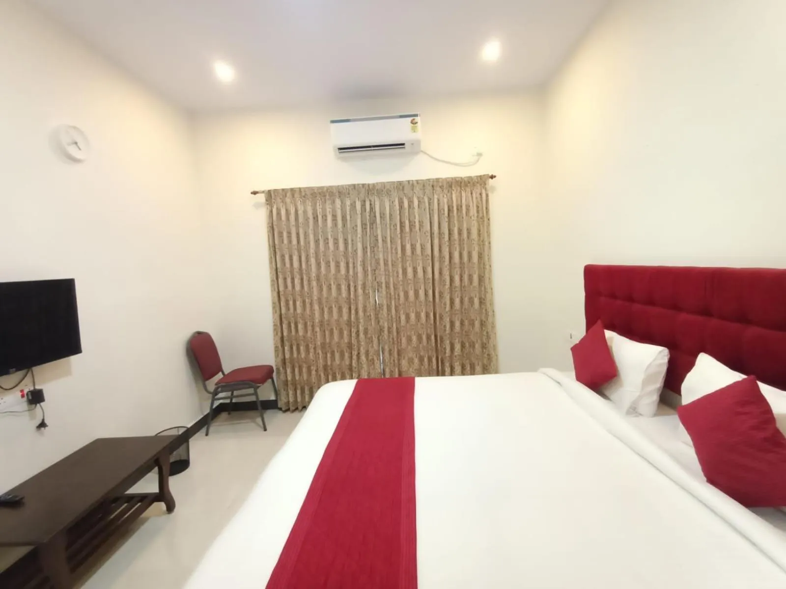 Bed in HOTEL TAWFEEQ PALACE