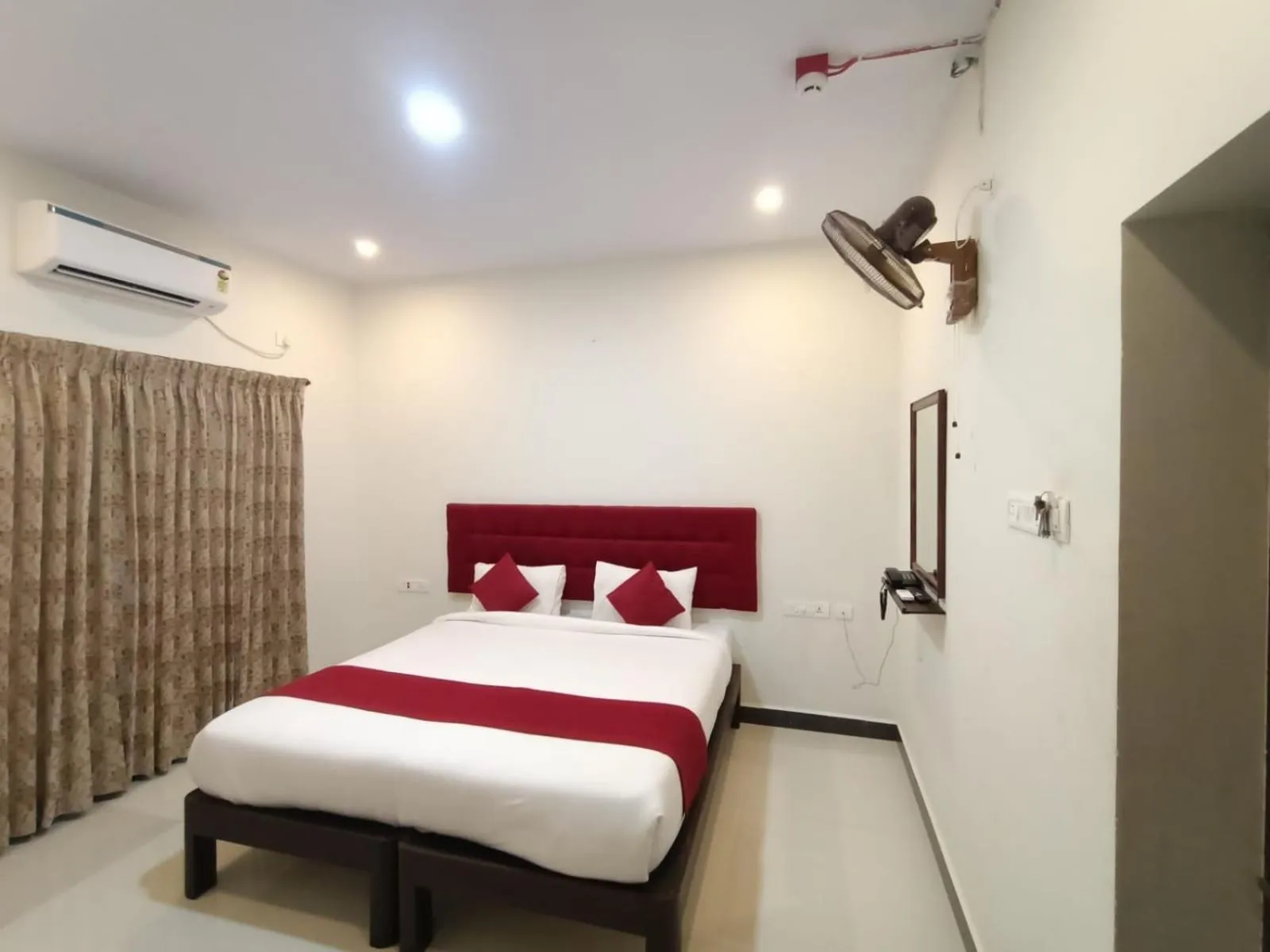 Bed in HOTEL TAWFEEQ PALACE