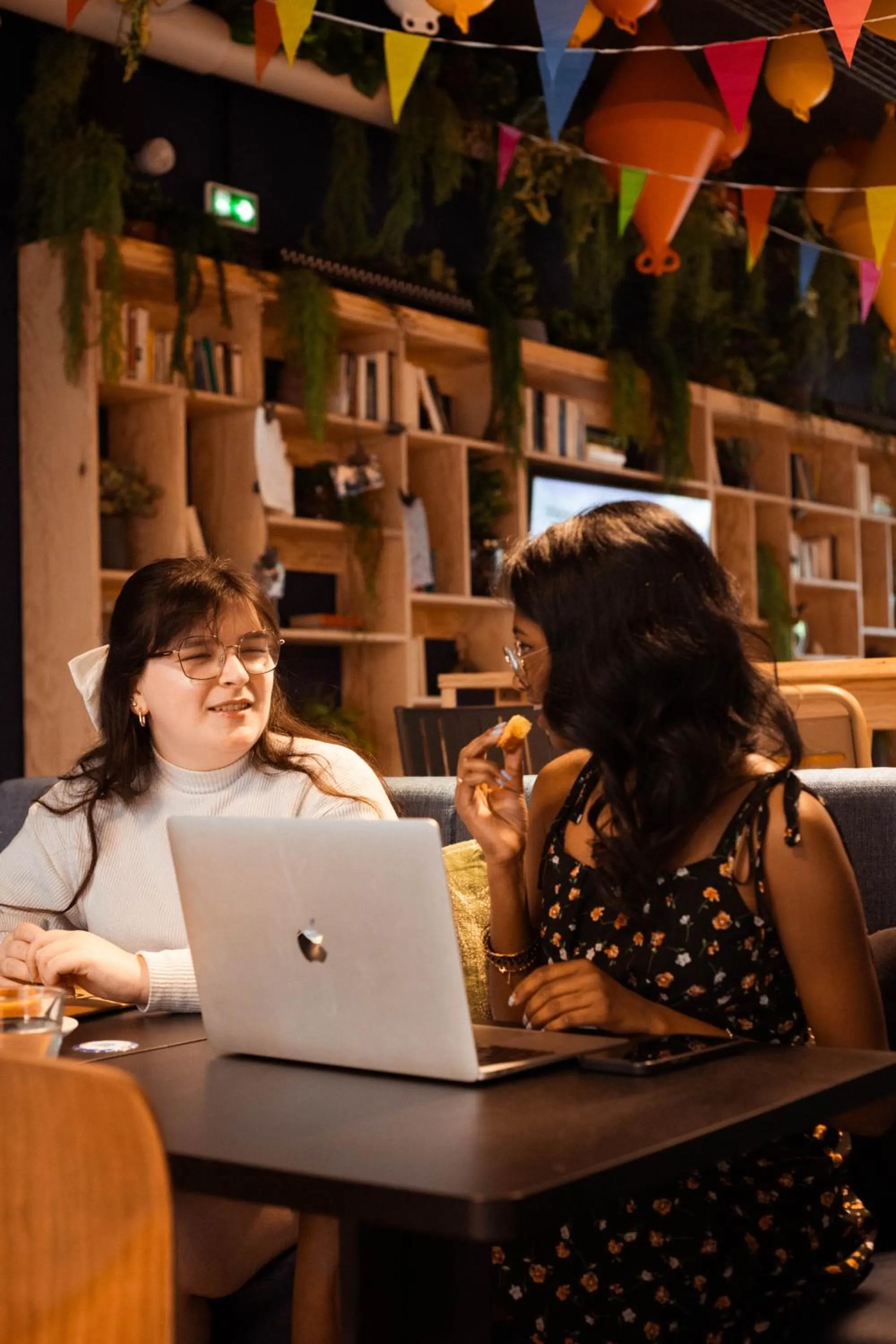 Lounge or bar in JOST Hôtel Le Havre Centre Gare