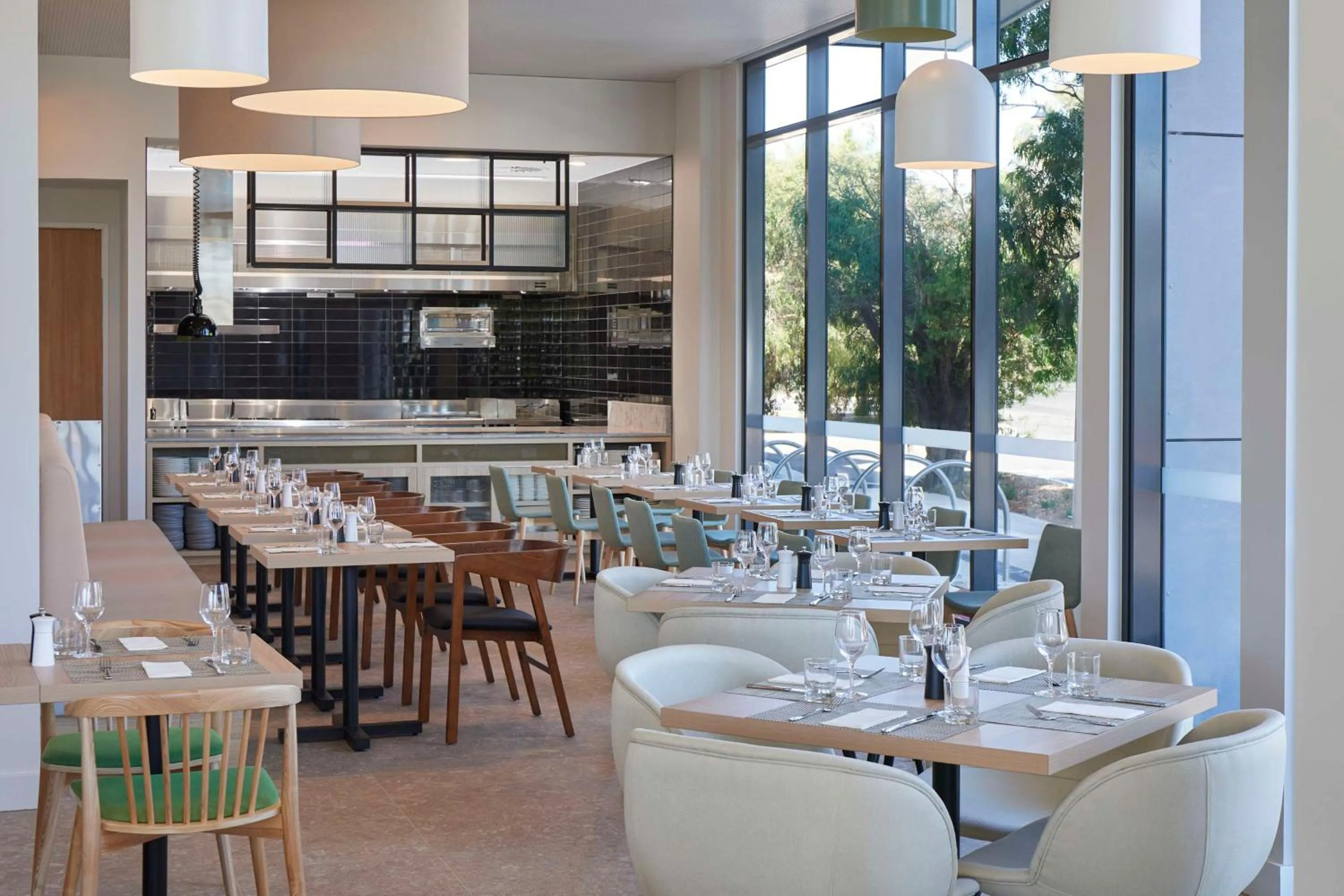 Restaurant/places to eat in Hilton Garden Inn Busselton