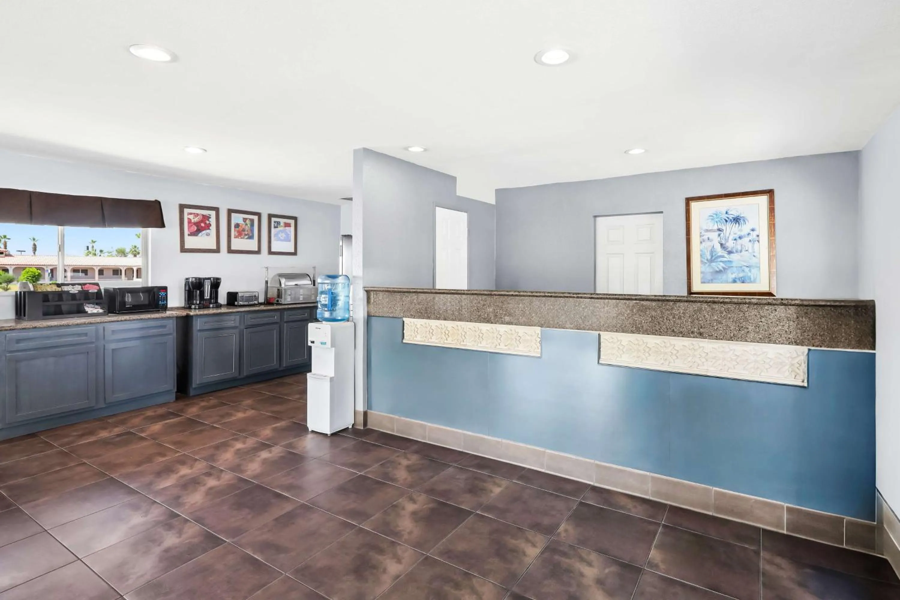 Lobby or reception in SureStay Hotel by Best Western Blythe