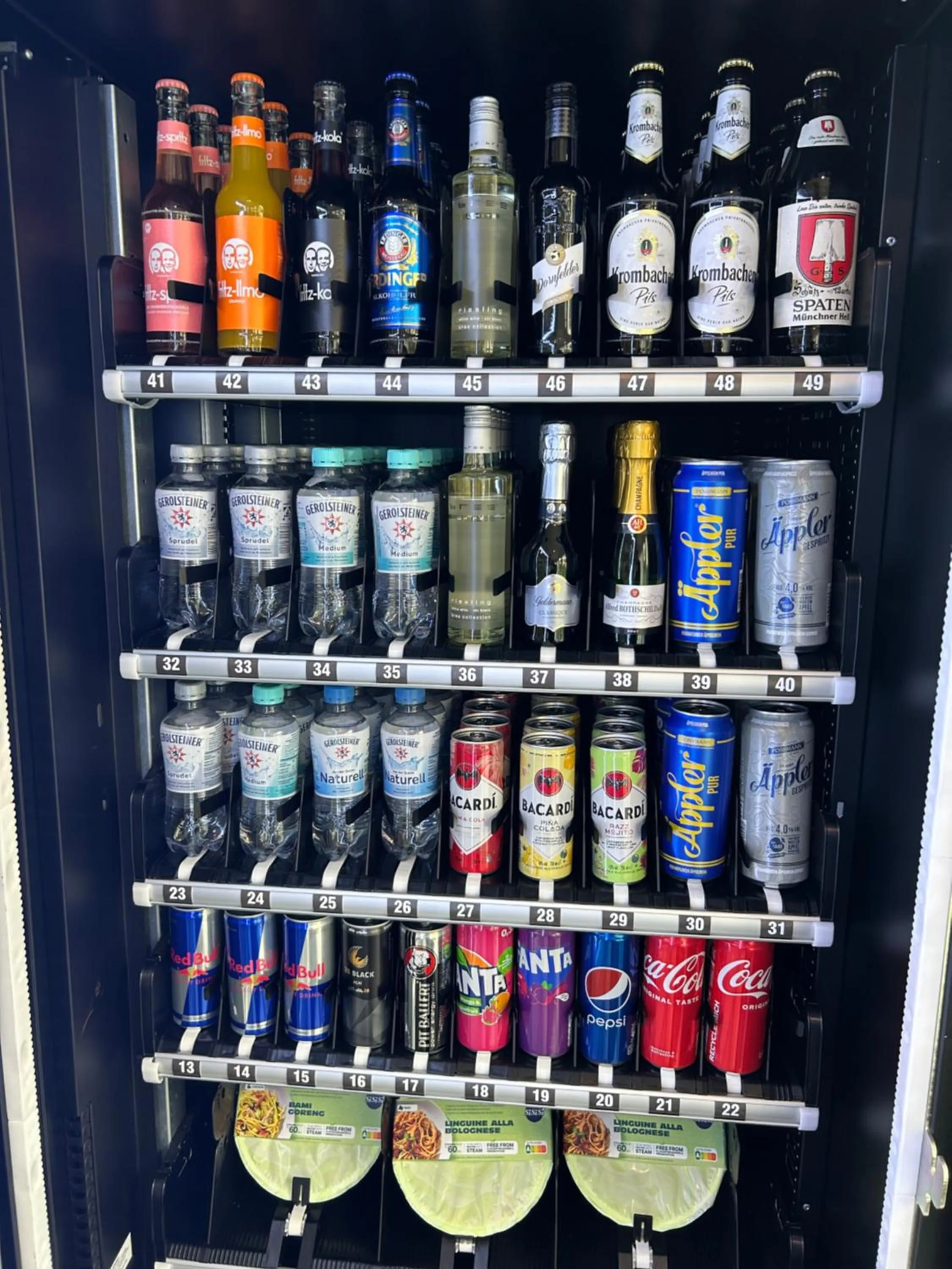 vending machine in Fair n Square Hotel 24 Stunden Self-Check In