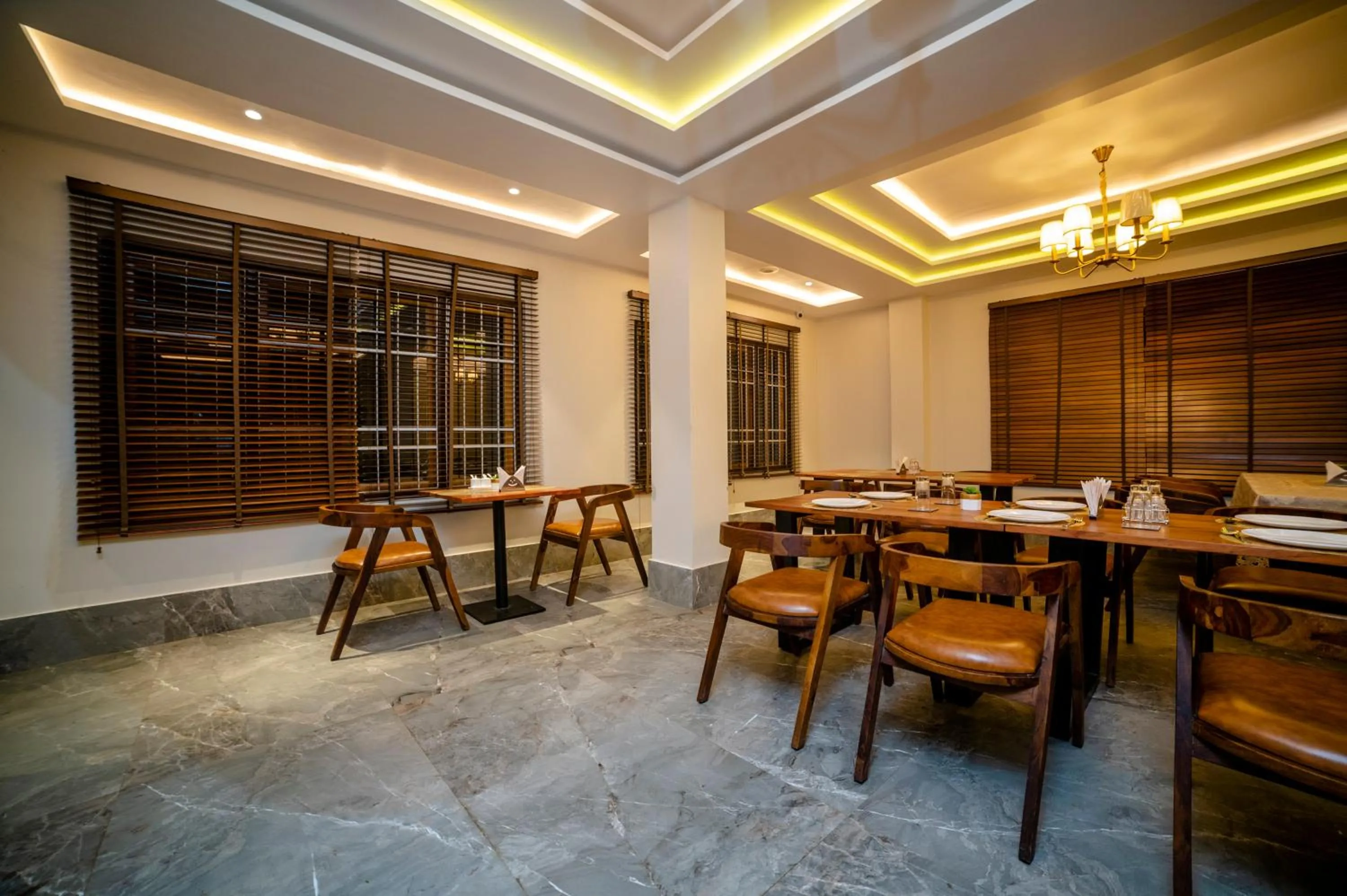 Restaurant/Places to Eat in Hotel Alpha Omega