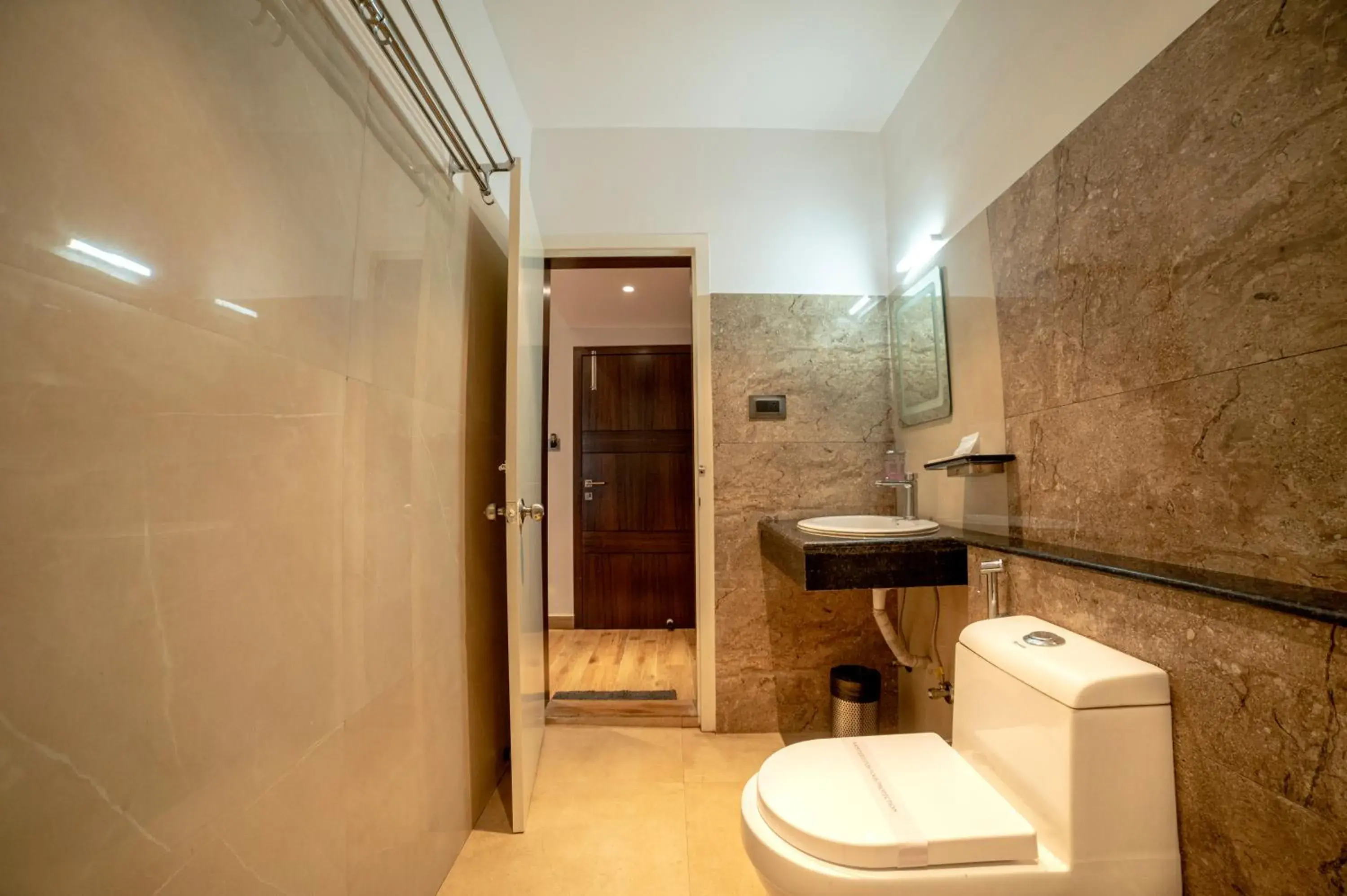 Deluxe Double Room in Hotel Alpha Omega Deluxe Double Room in Hotel Alpha Omega