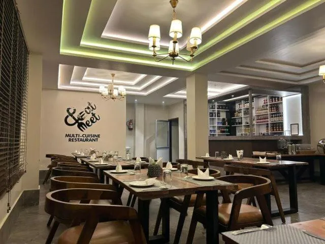 Restaurant/Places to Eat in Hotel Alpha Omega