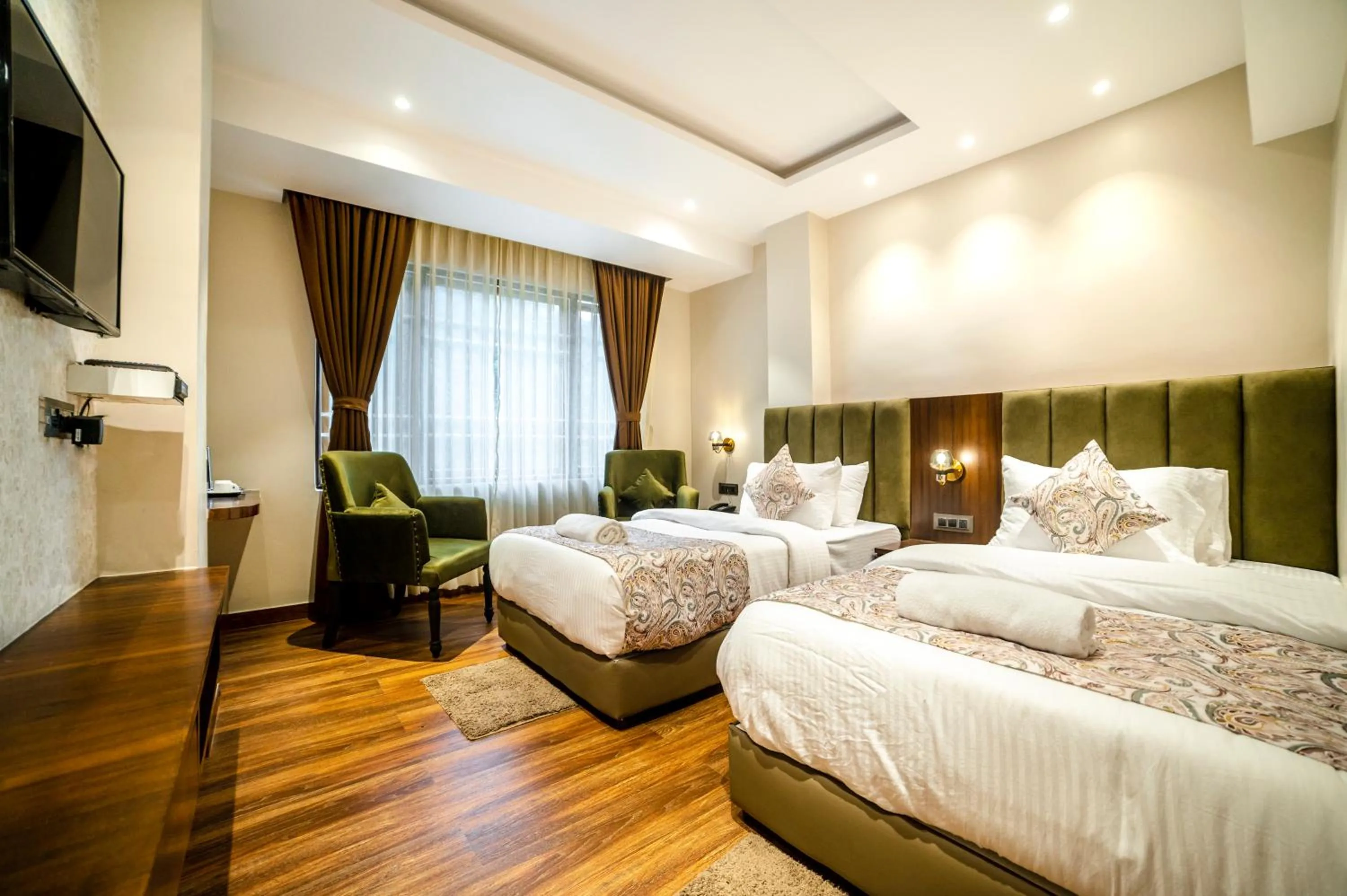 Bedroom, Bed in Hotel Alpha Omega