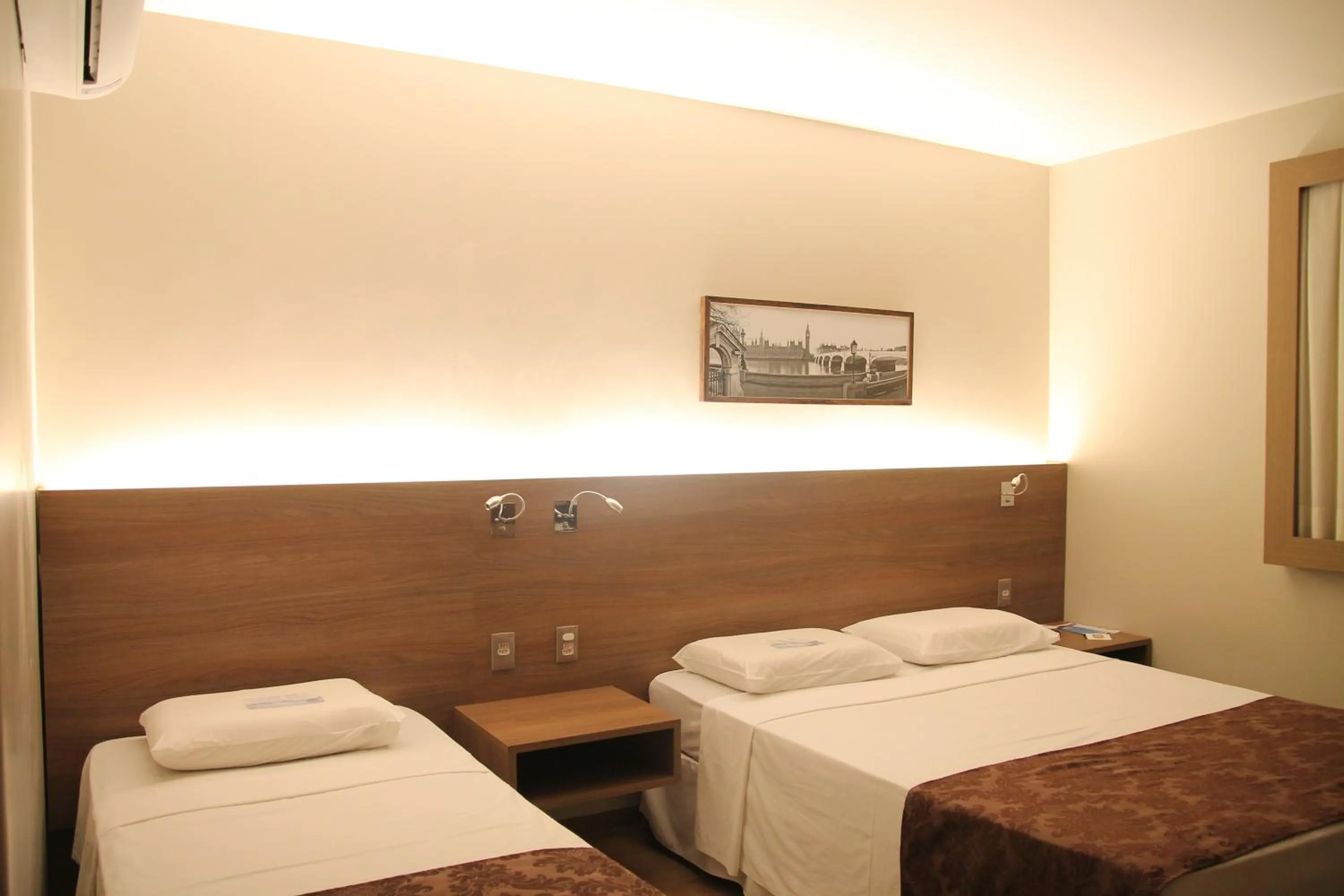 Photo of the whole room, Bed in Orion Inn Hotel