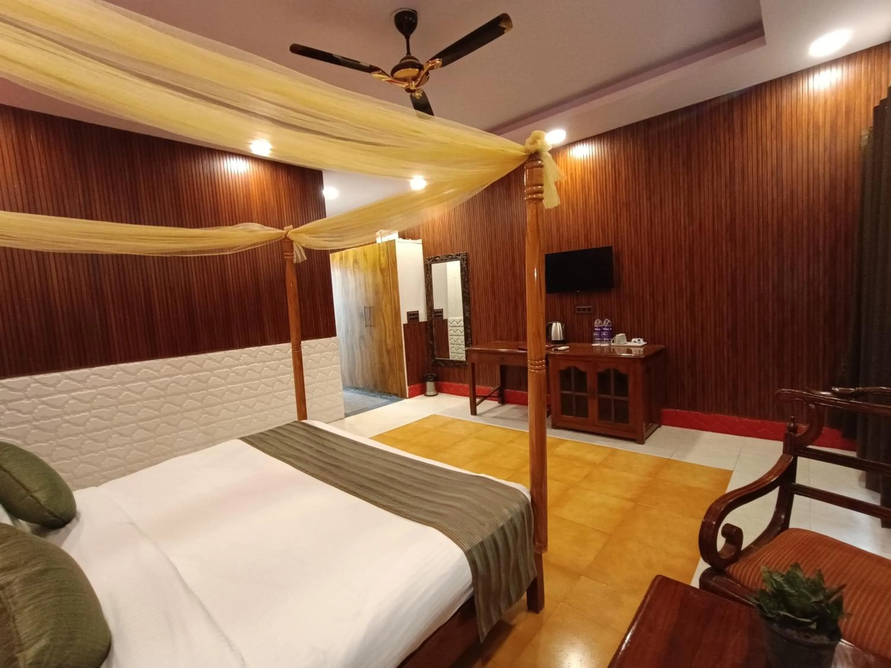 Communal lounge/ TV room in The Grand Aurra Resorts