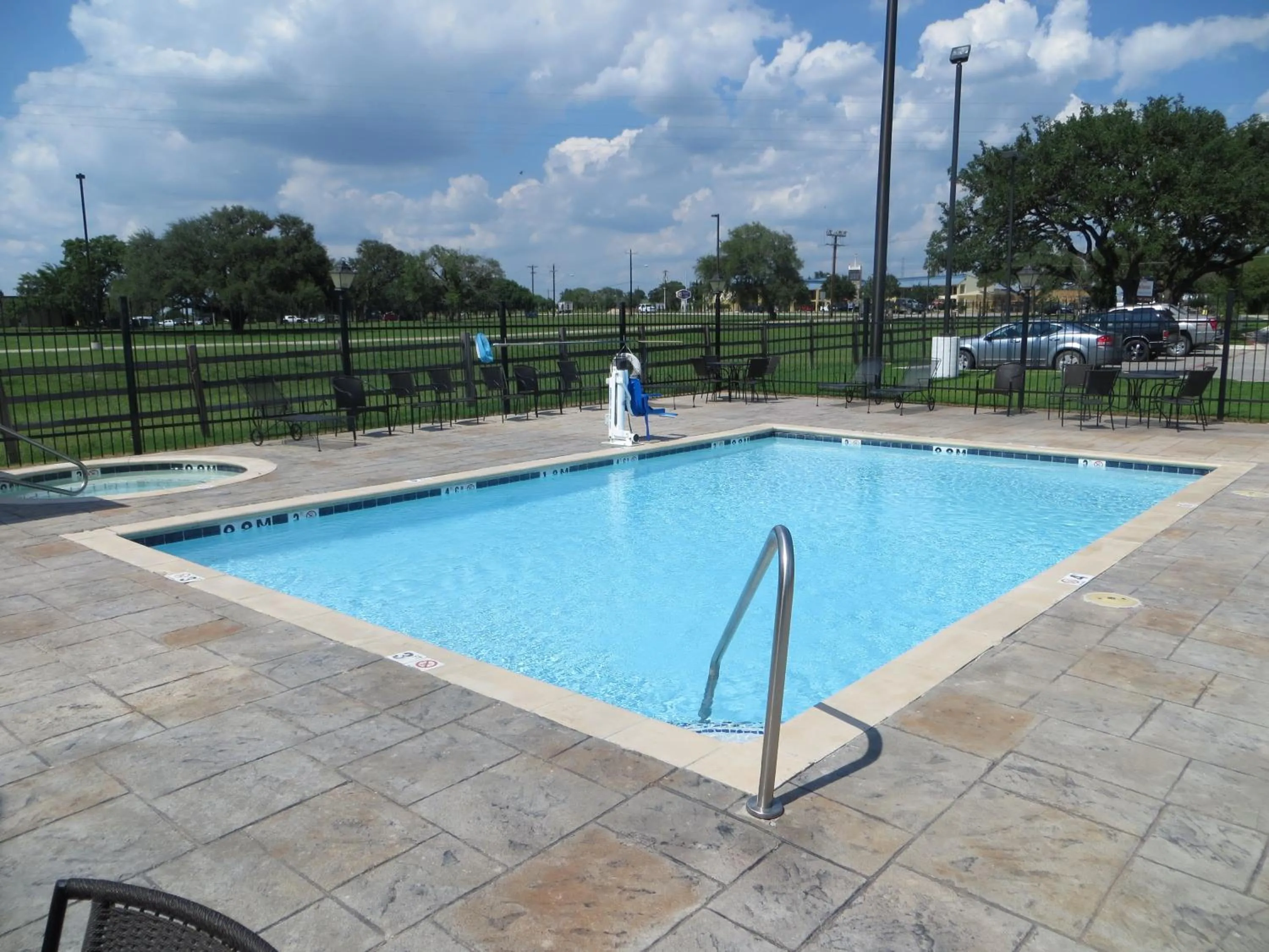 Swimming pool in Hotel Texas Cuero