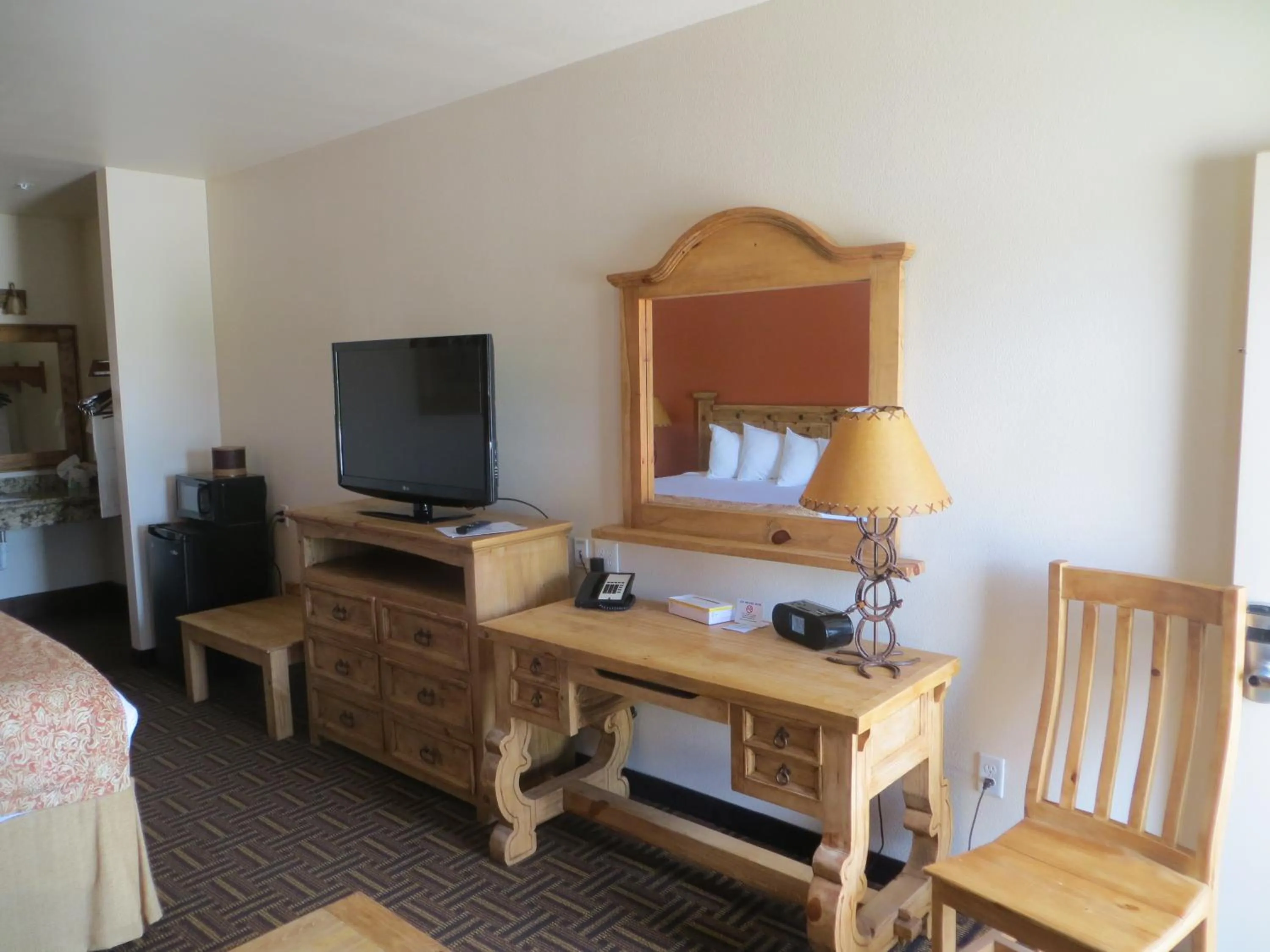 TV and multimedia in Hotel Texas Cuero