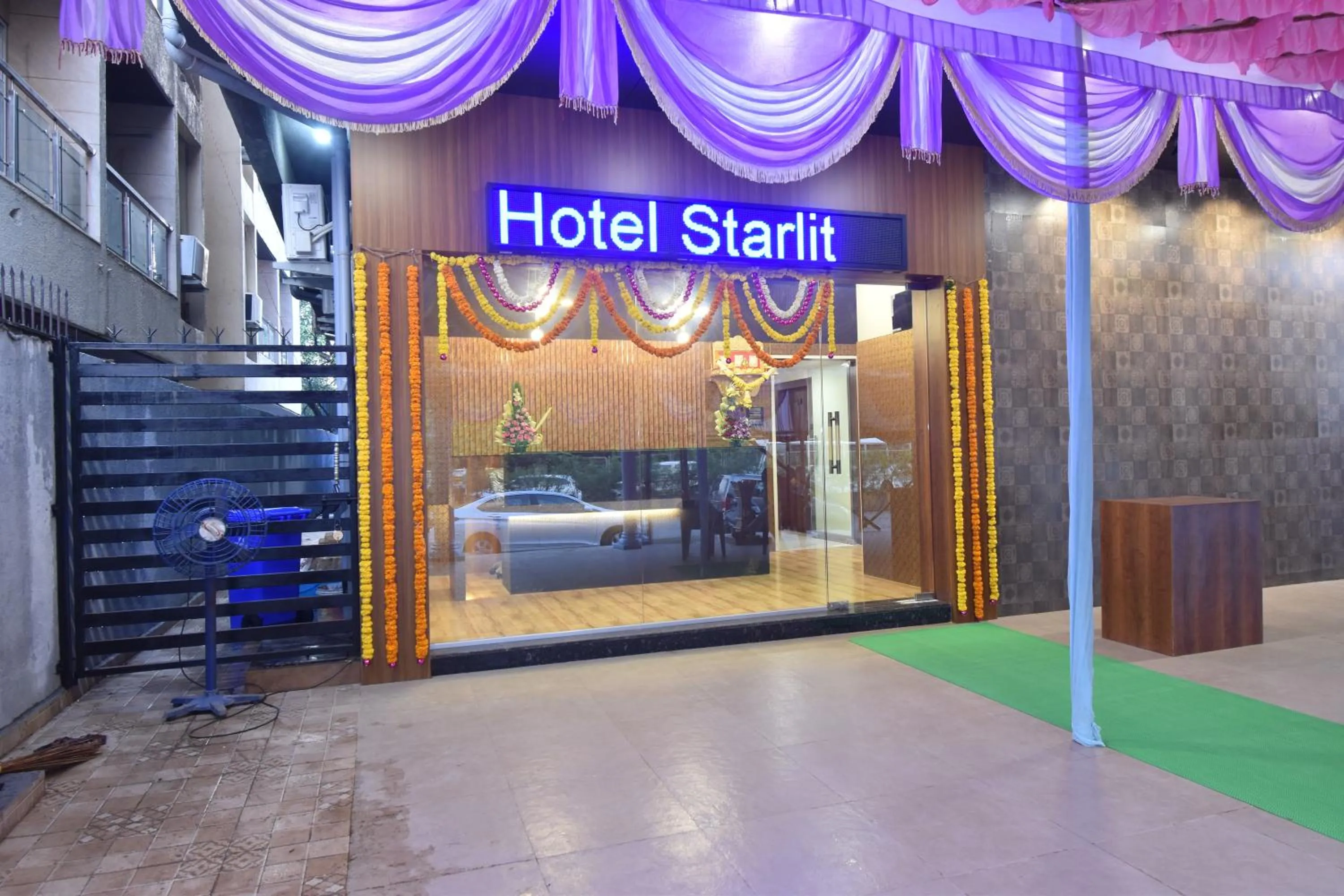 Property building in Hotel Starlit