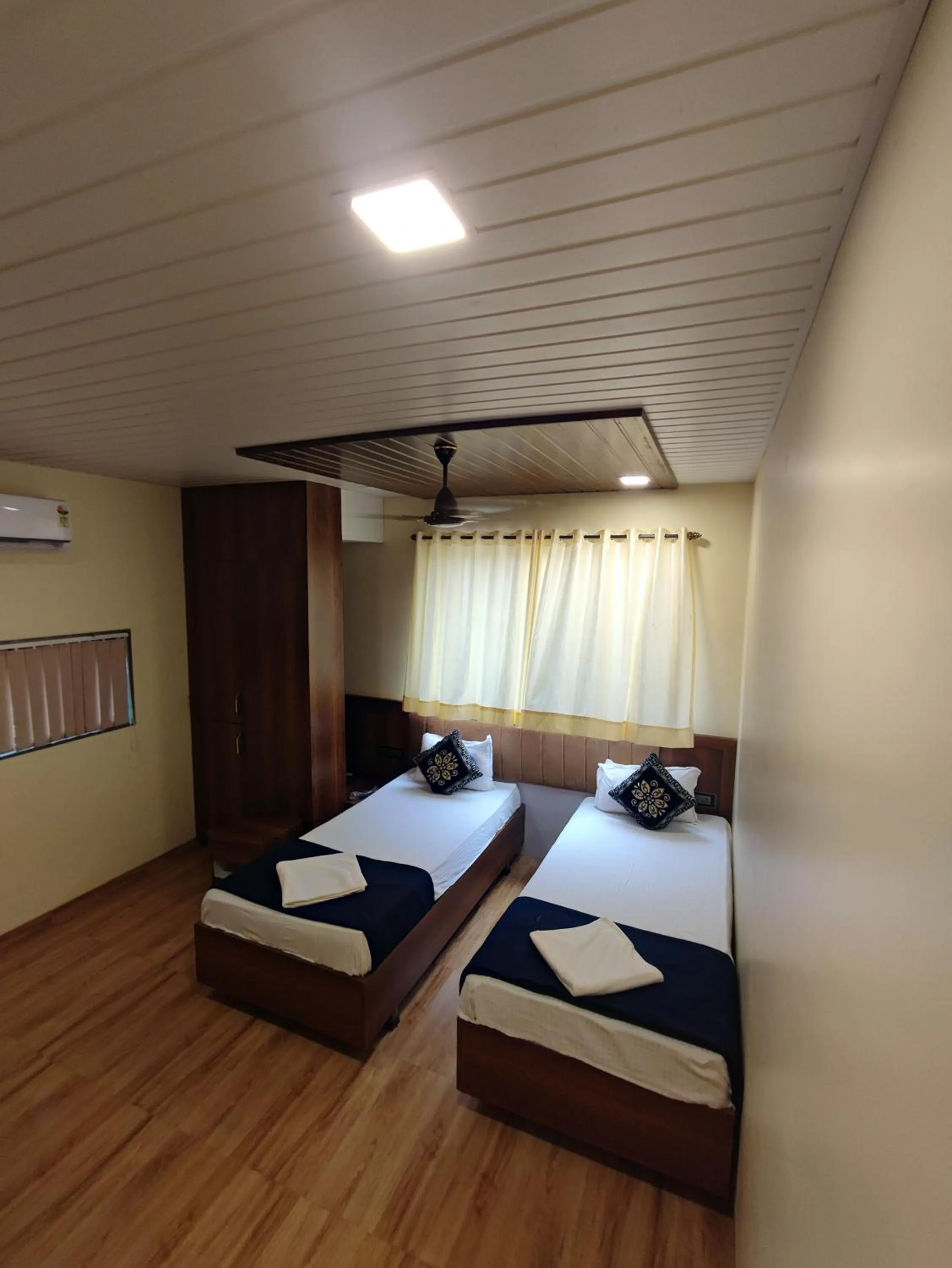 Bed in Hotel Starlit