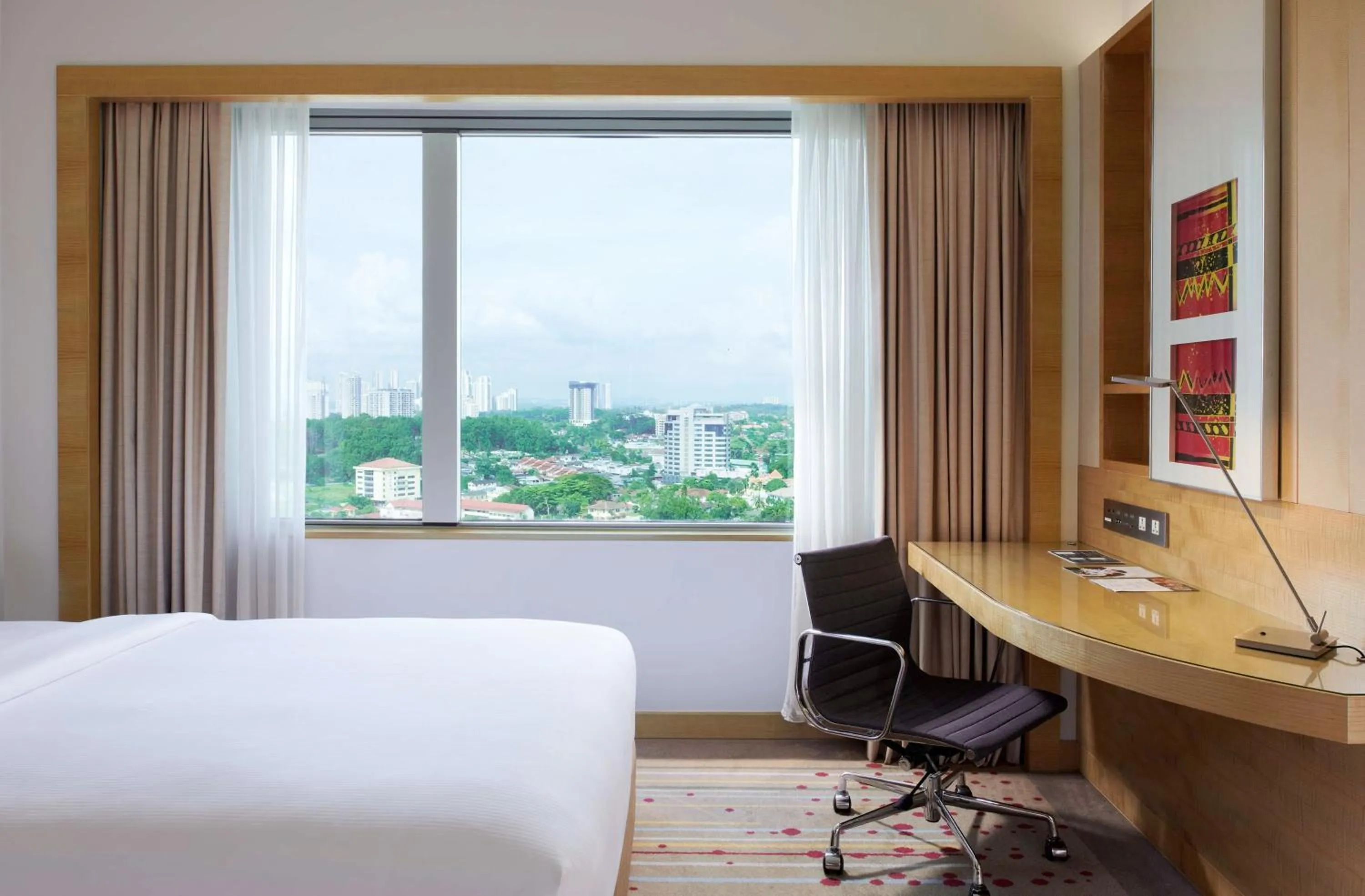 Bedroom, Bed in DoubleTree by Hilton Johor Bahru