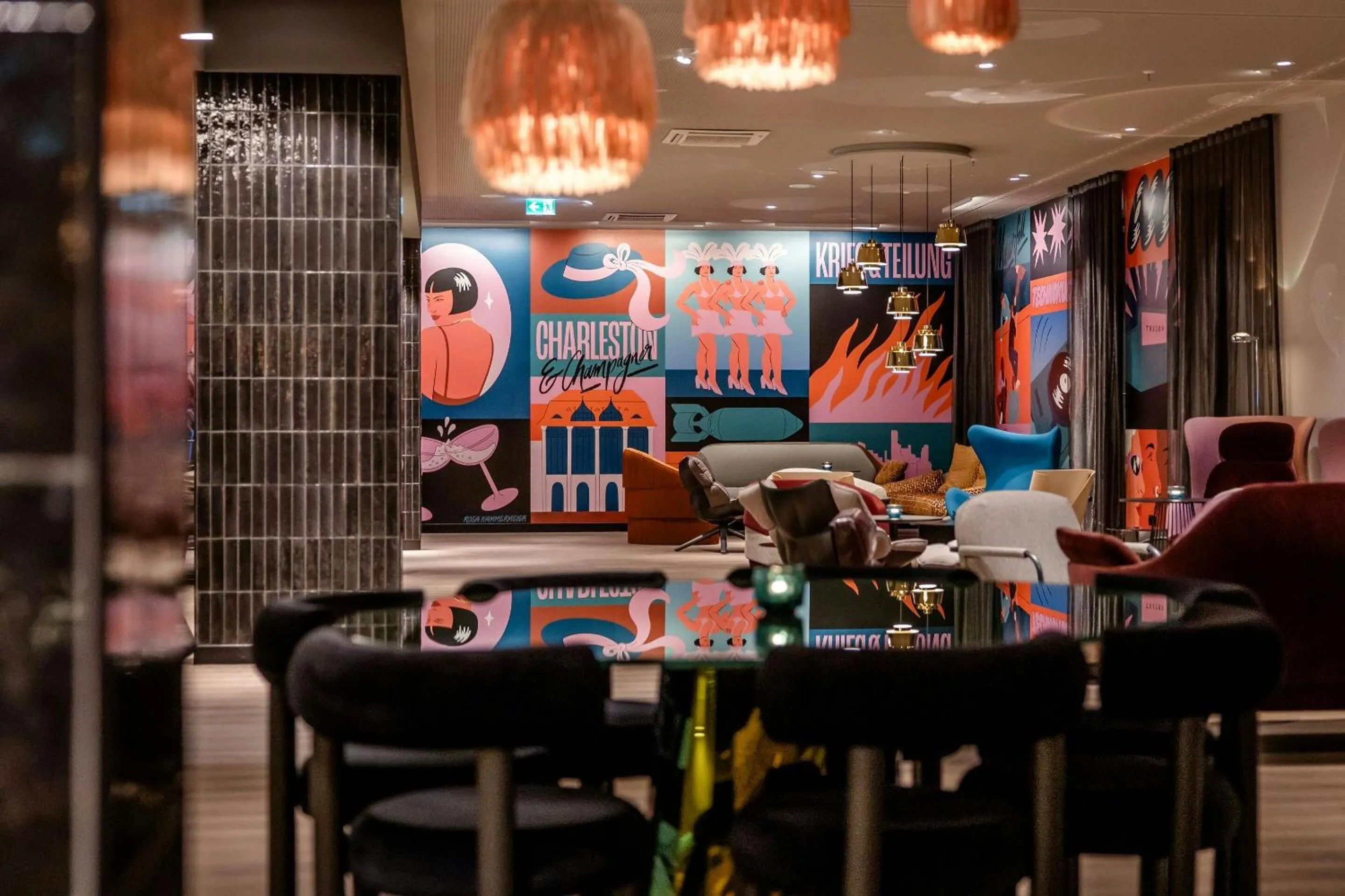 Lounge or bar in Motel One Berlin-Potsdamer Platz