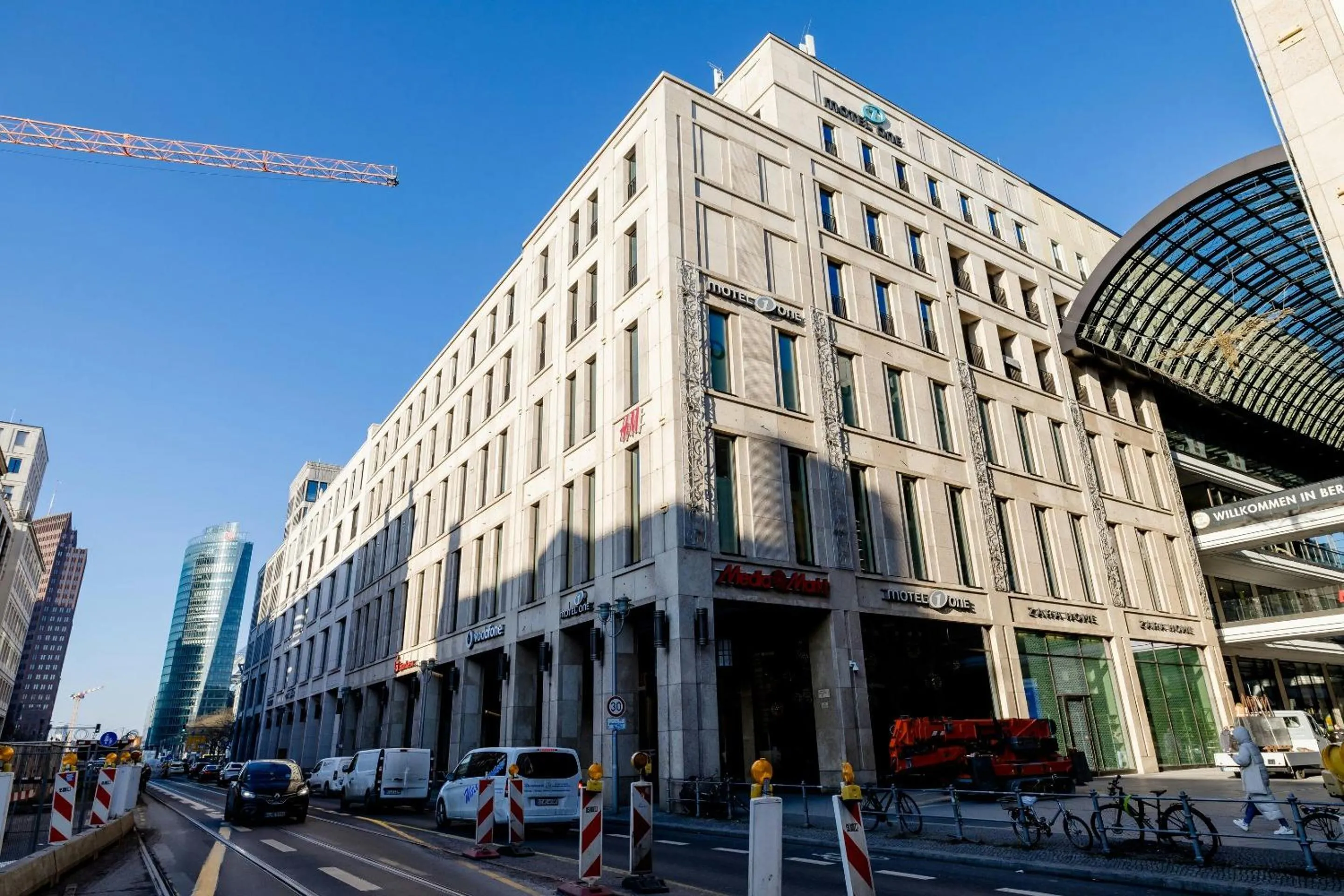 Facade/entrance in Motel One Berlin-Potsdamer Platz
