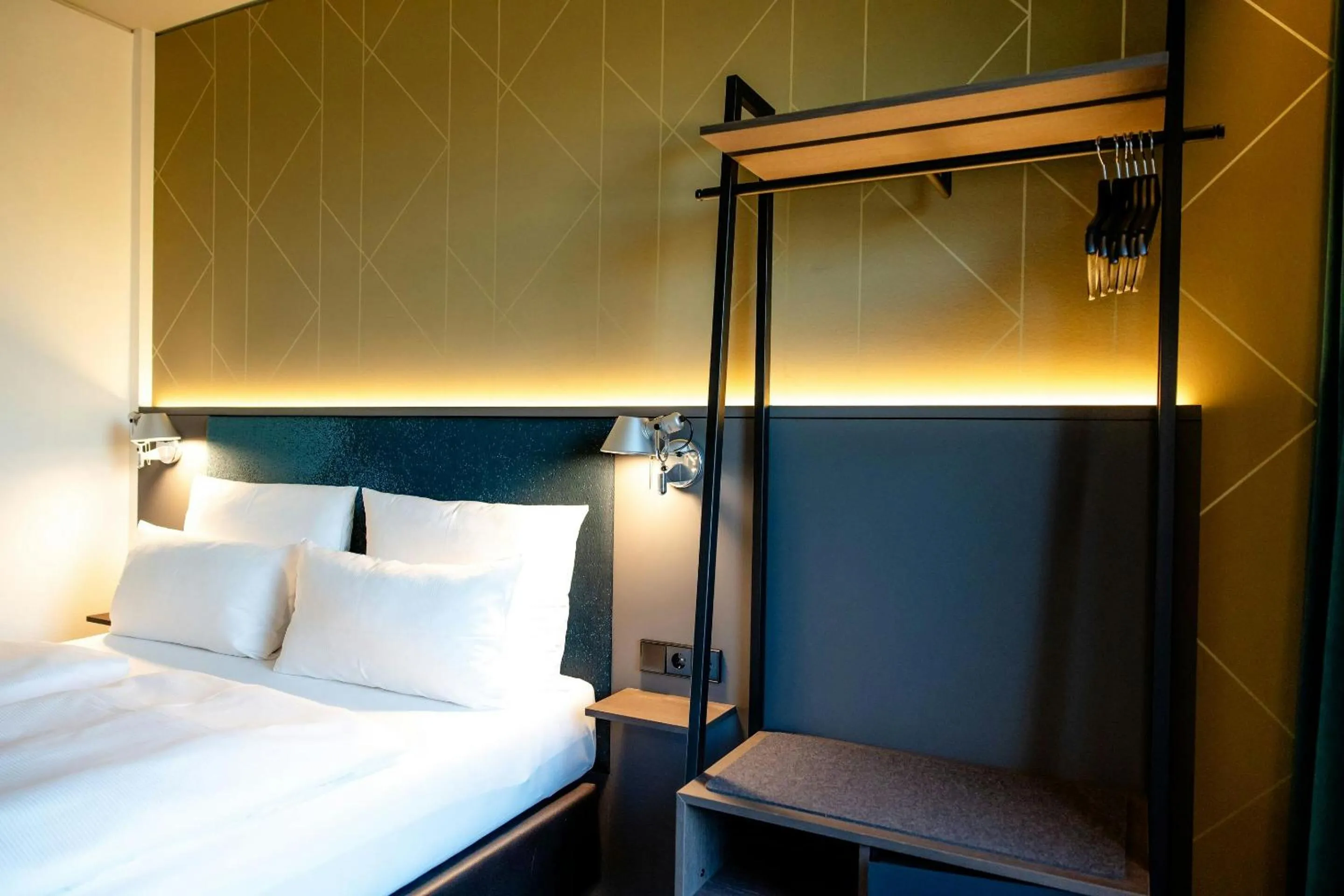 Photo of the whole room, Bed in Motel One Berlin-Potsdamer Platz
