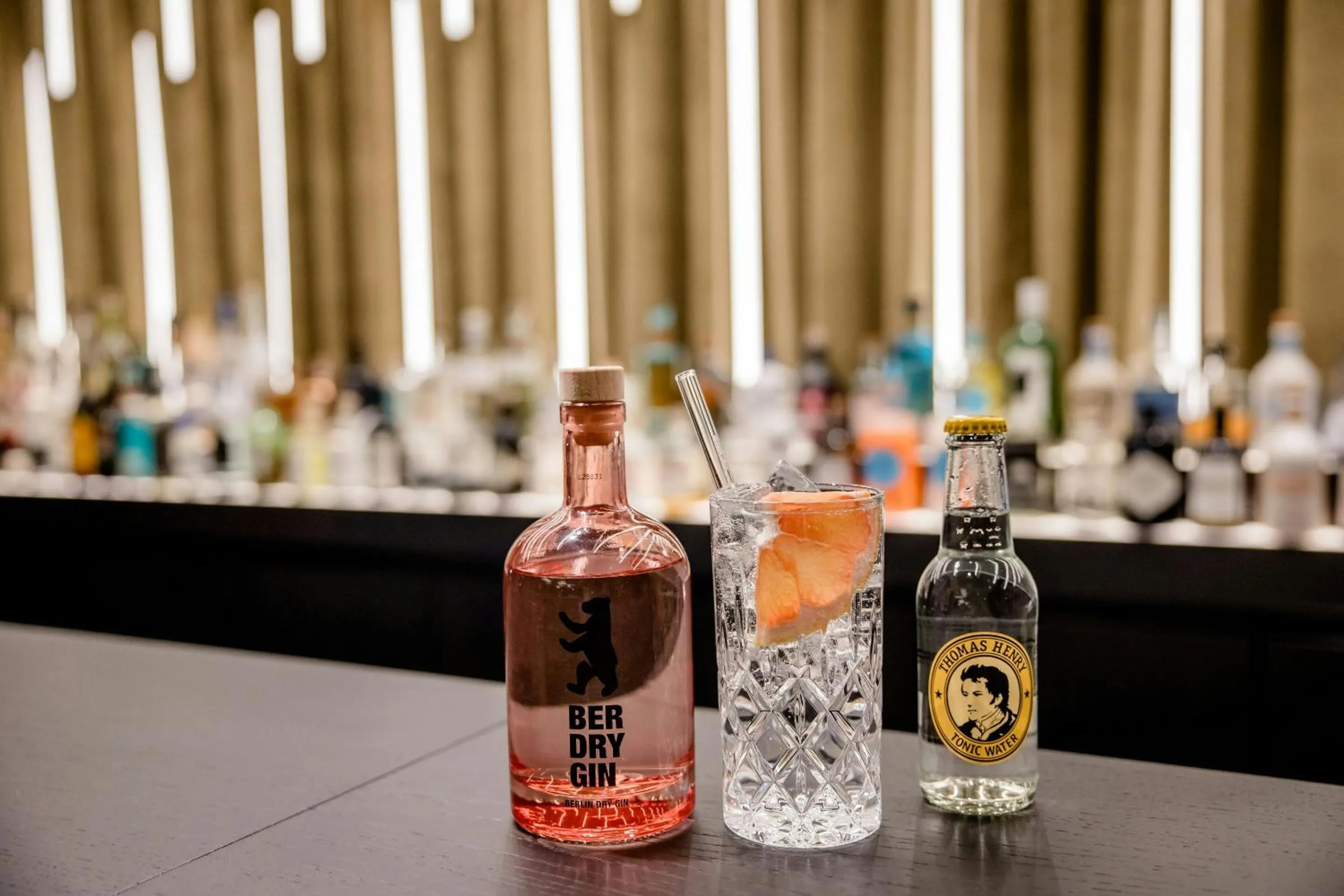 Lounge or bar in Motel One Berlin-Potsdamer Platz