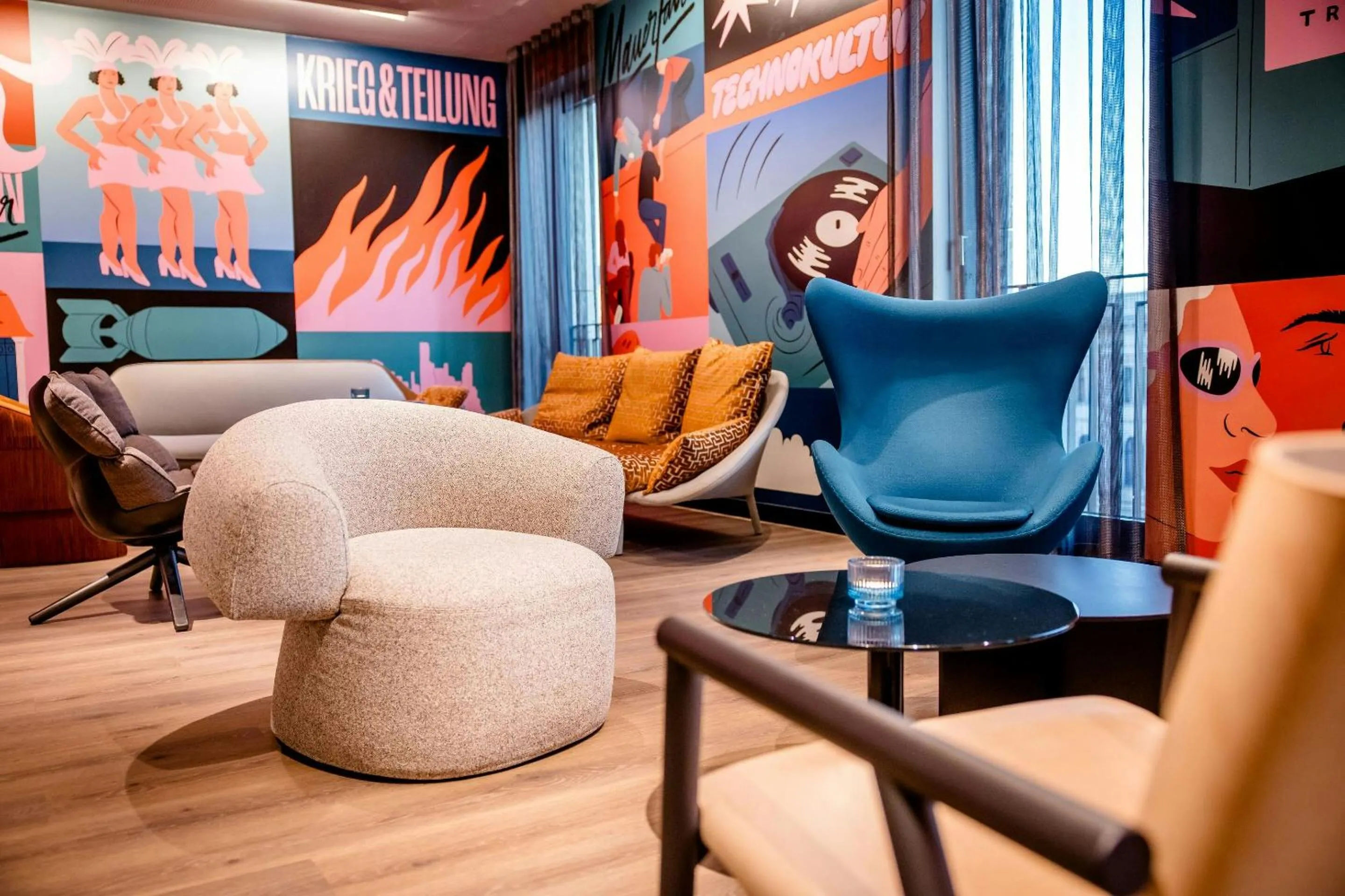 Lounge or bar in Motel One Berlin-Potsdamer Platz