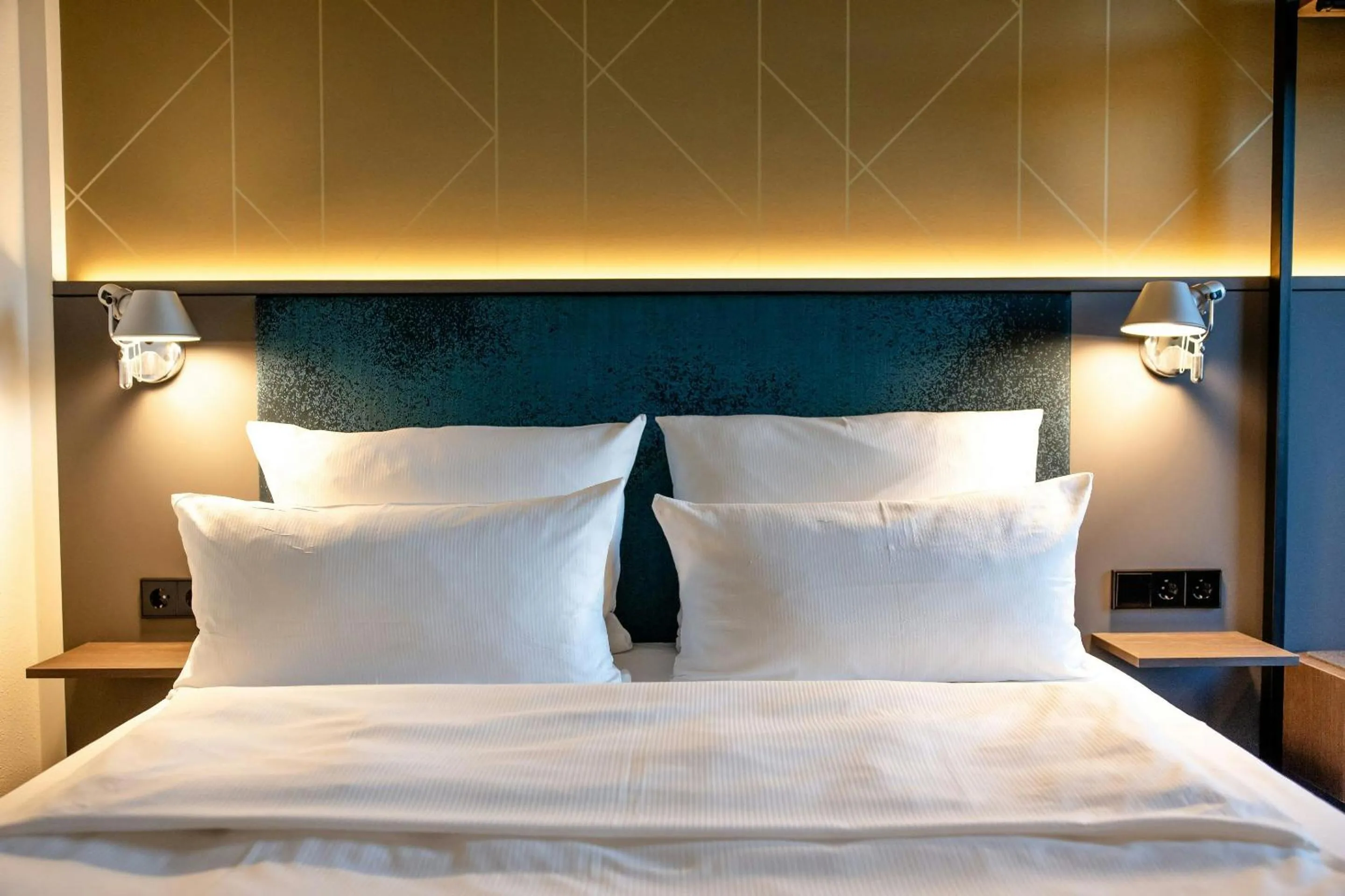 Photo of the whole room, Bed in Motel One Berlin-Potsdamer Platz